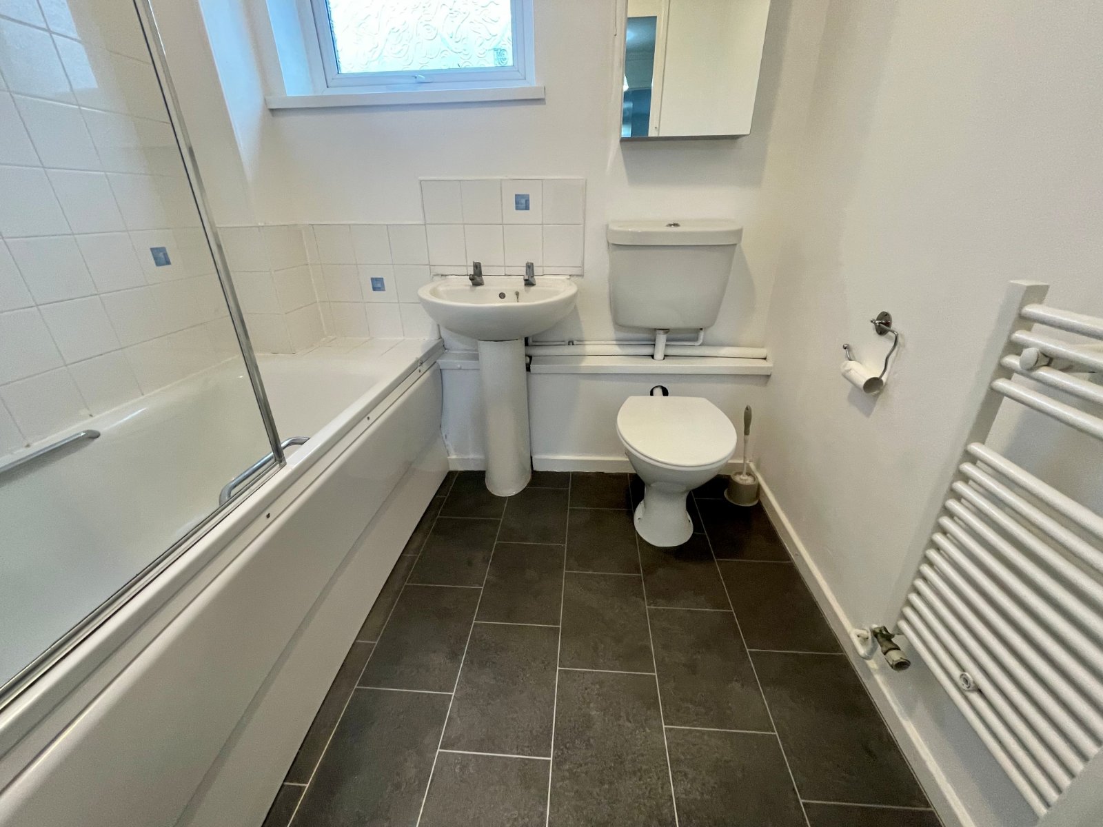 Forge Close, Pendeford, Wolverhampton, WV8 - DB Roberts