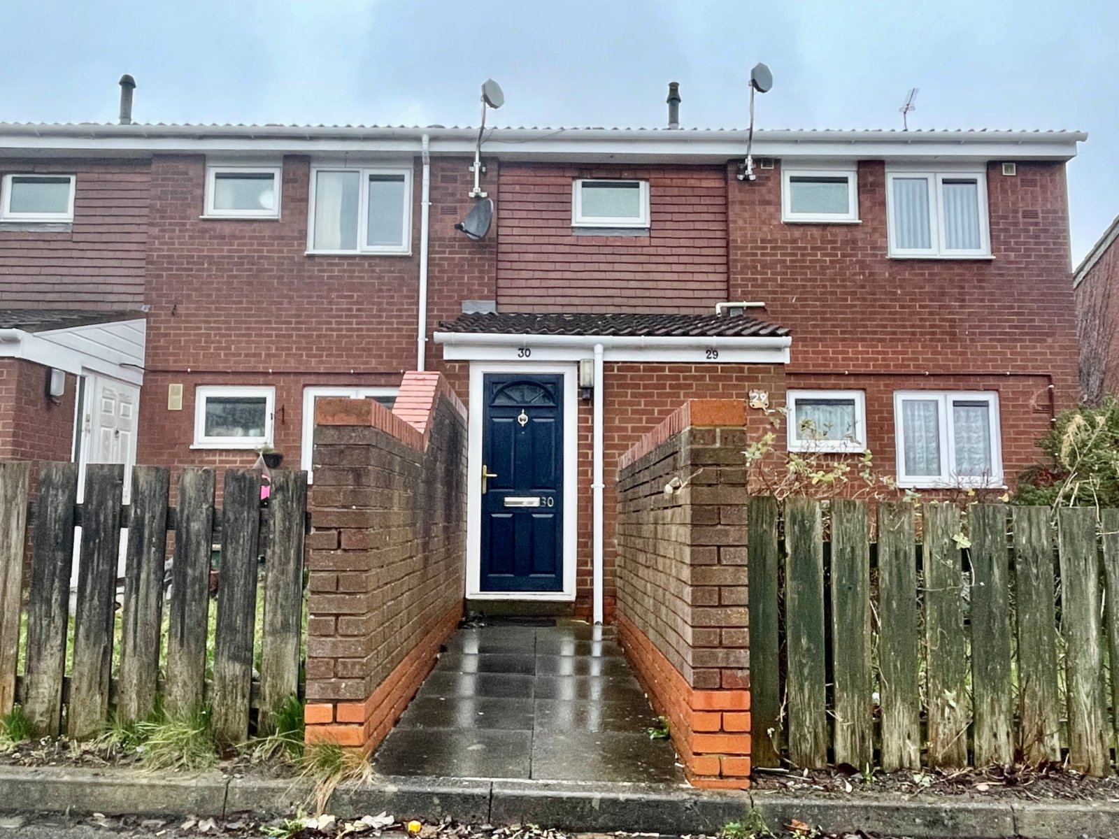 Forge Close, Pendeford, Wolverhampton, WV8 - DB Roberts