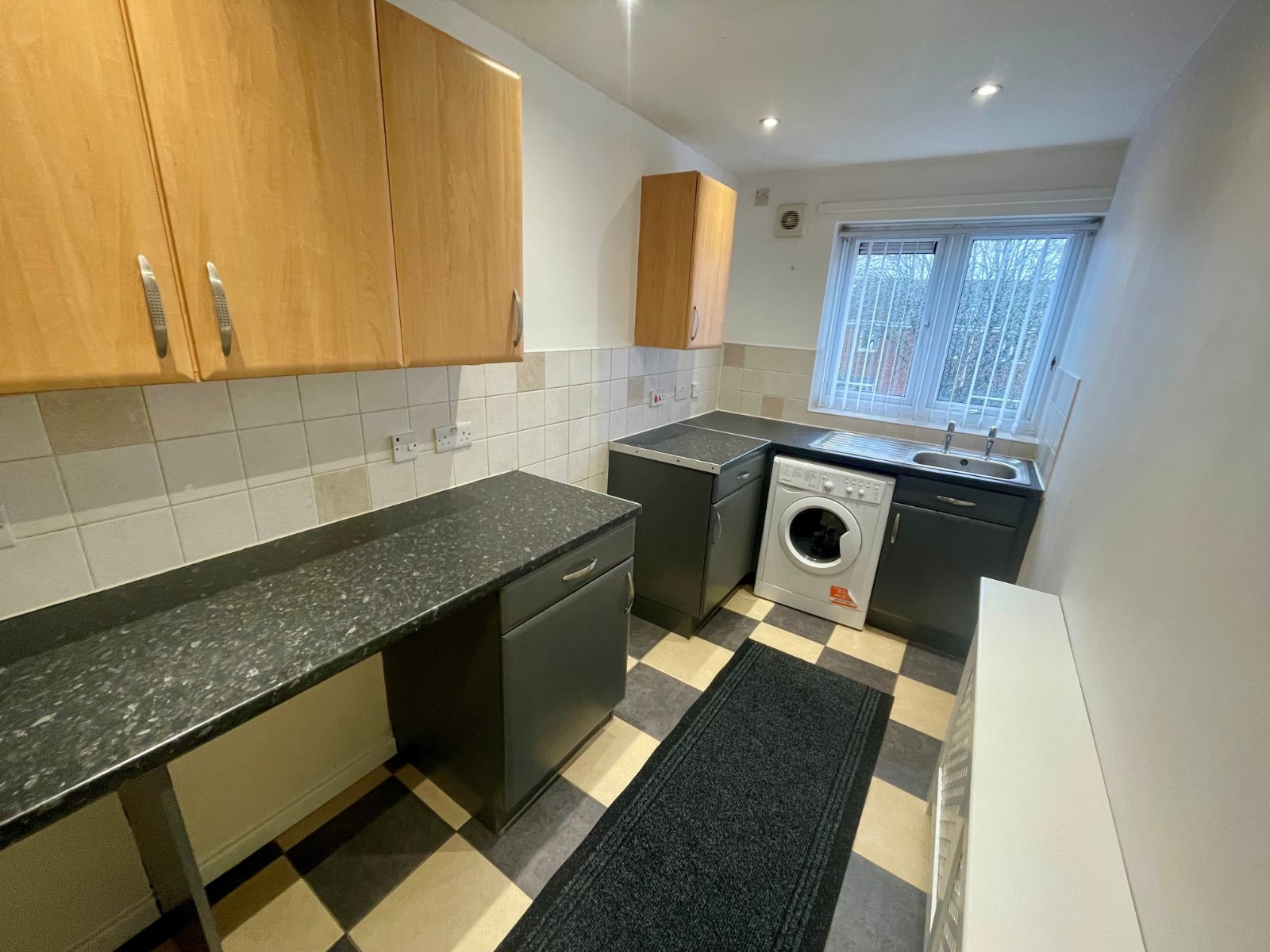 Forge Close, Pendeford, Wolverhampton, WV8 - DB Roberts