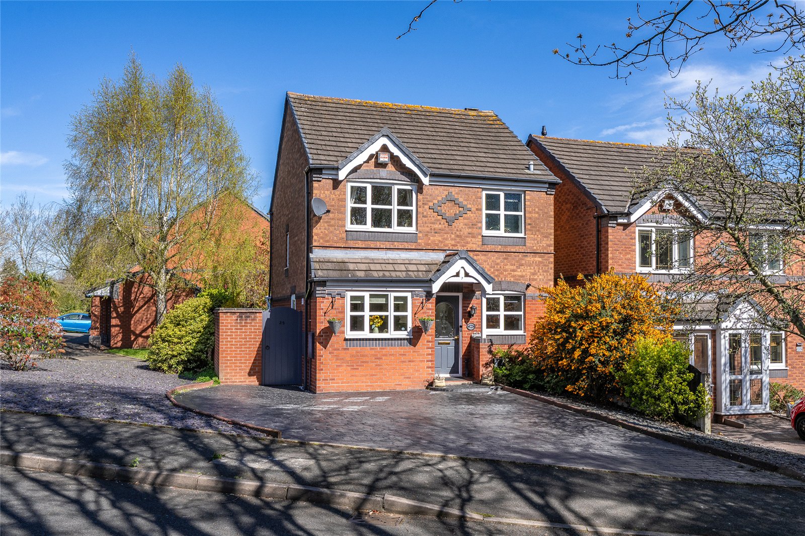 Bluebell Crescent, Wednesfield, Wolverhampton, WV11 - DB Roberts