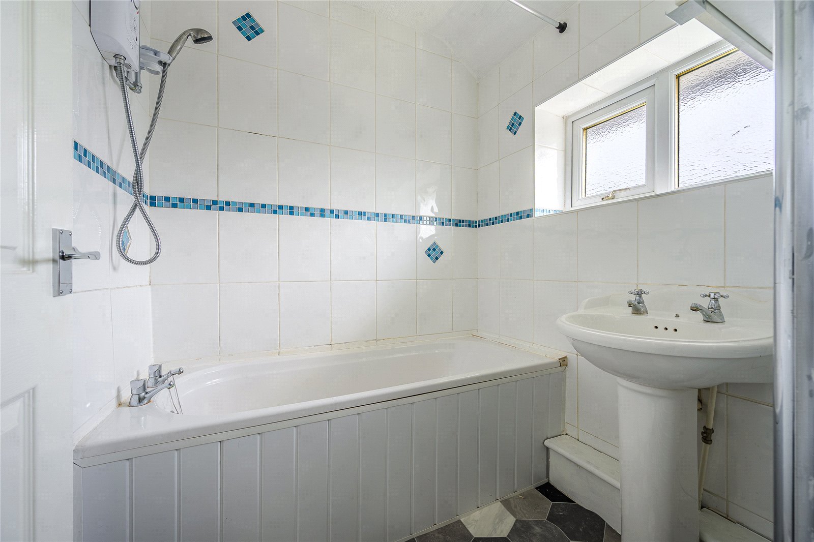Hawkley Road, Deansfield, Wolverhampton, WV1 - DB Roberts