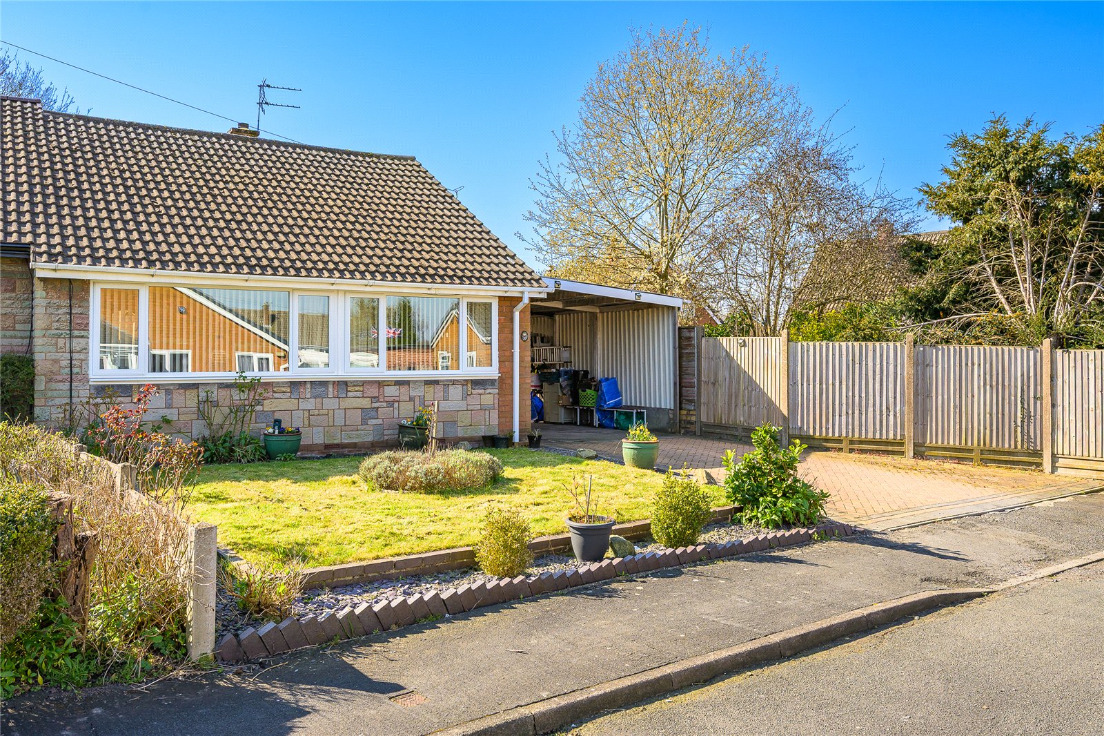 Ash Lea Drive, Donnington, Telford, TF2 - DB Roberts