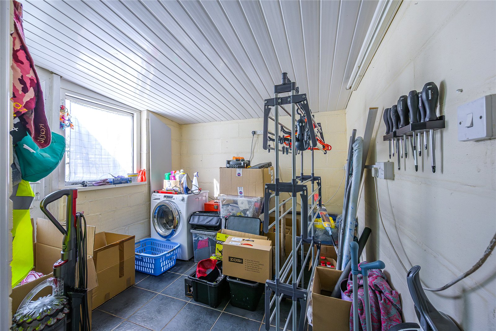 Ash Lea Drive, Donnington, Telford, TF2 - DB Roberts