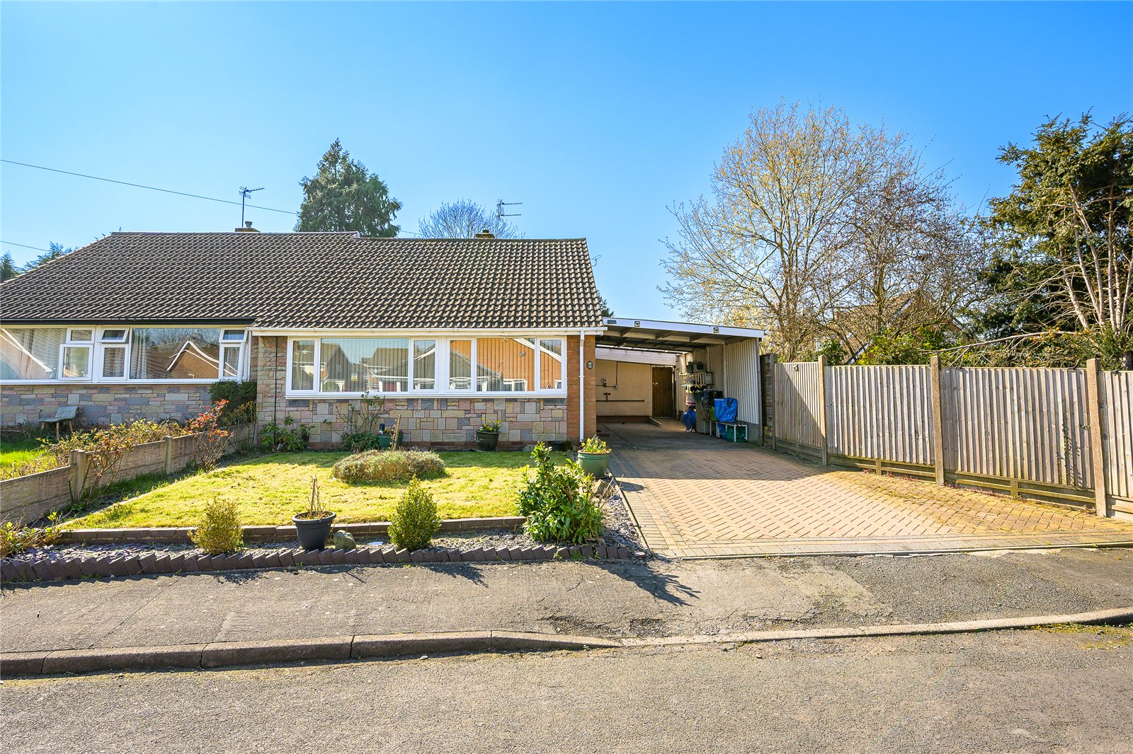 Ash Lea Drive, Donnington, Telford, TF2 - DB Roberts