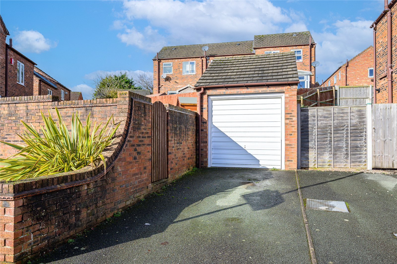 Fieldfare Way, Aqueduct, Telford, TF4 - DB Roberts