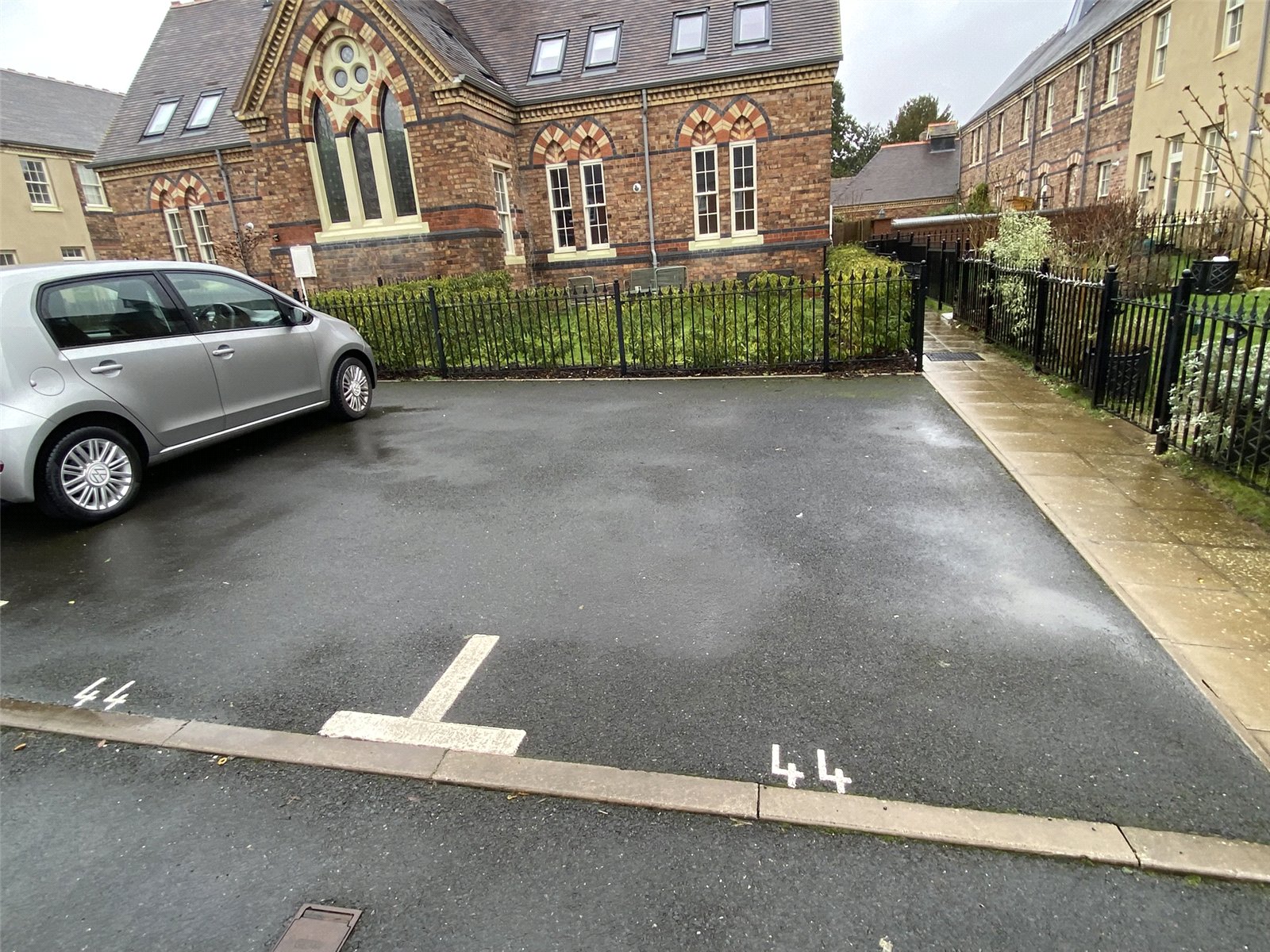 Kyrle Close, Ironbridge, Telford, TF8 - DB Roberts