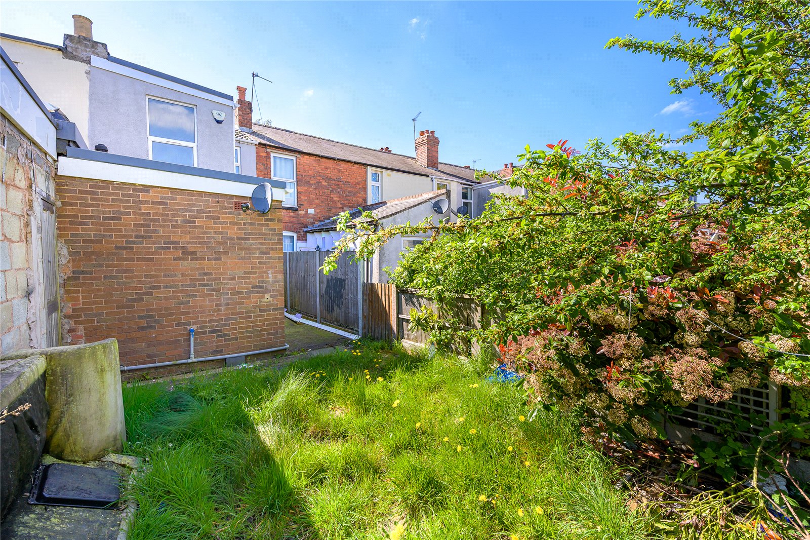 Bamford Road, Pennfields, Wolverhampton, WV3 - DB Roberts