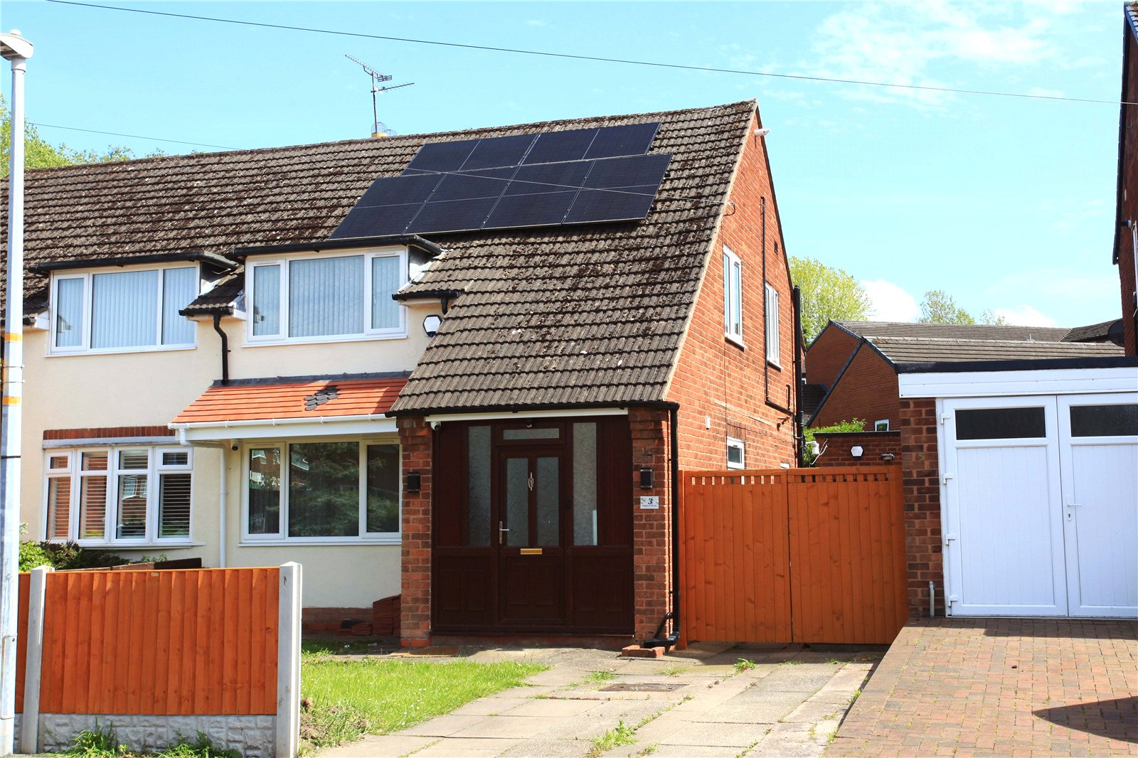 Teagues Crescent, Trench, Telford, TF2 - DB Roberts
