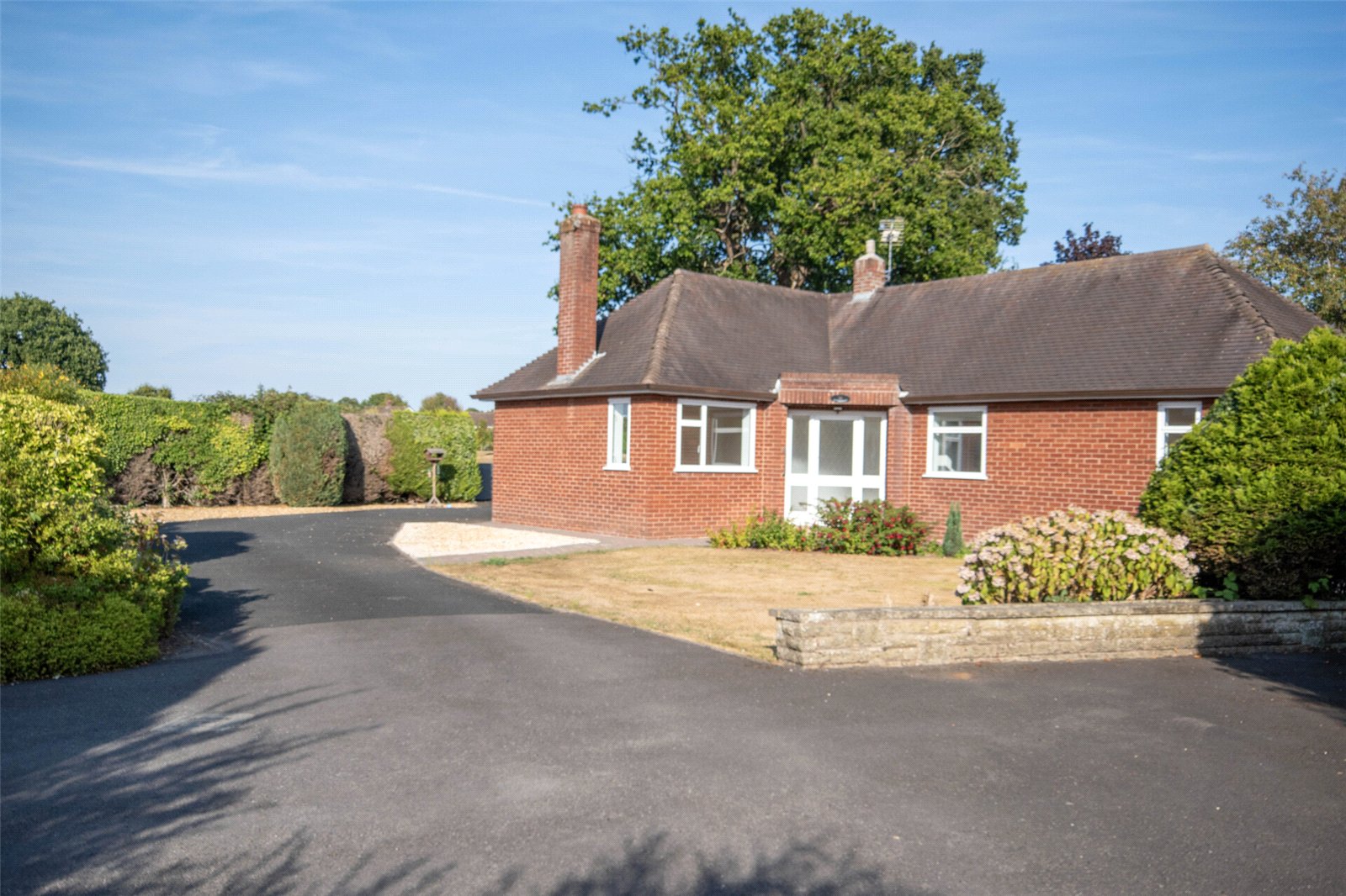 Oakfield Close, Copthorne, Shrewsbury, SY3 - DB Roberts