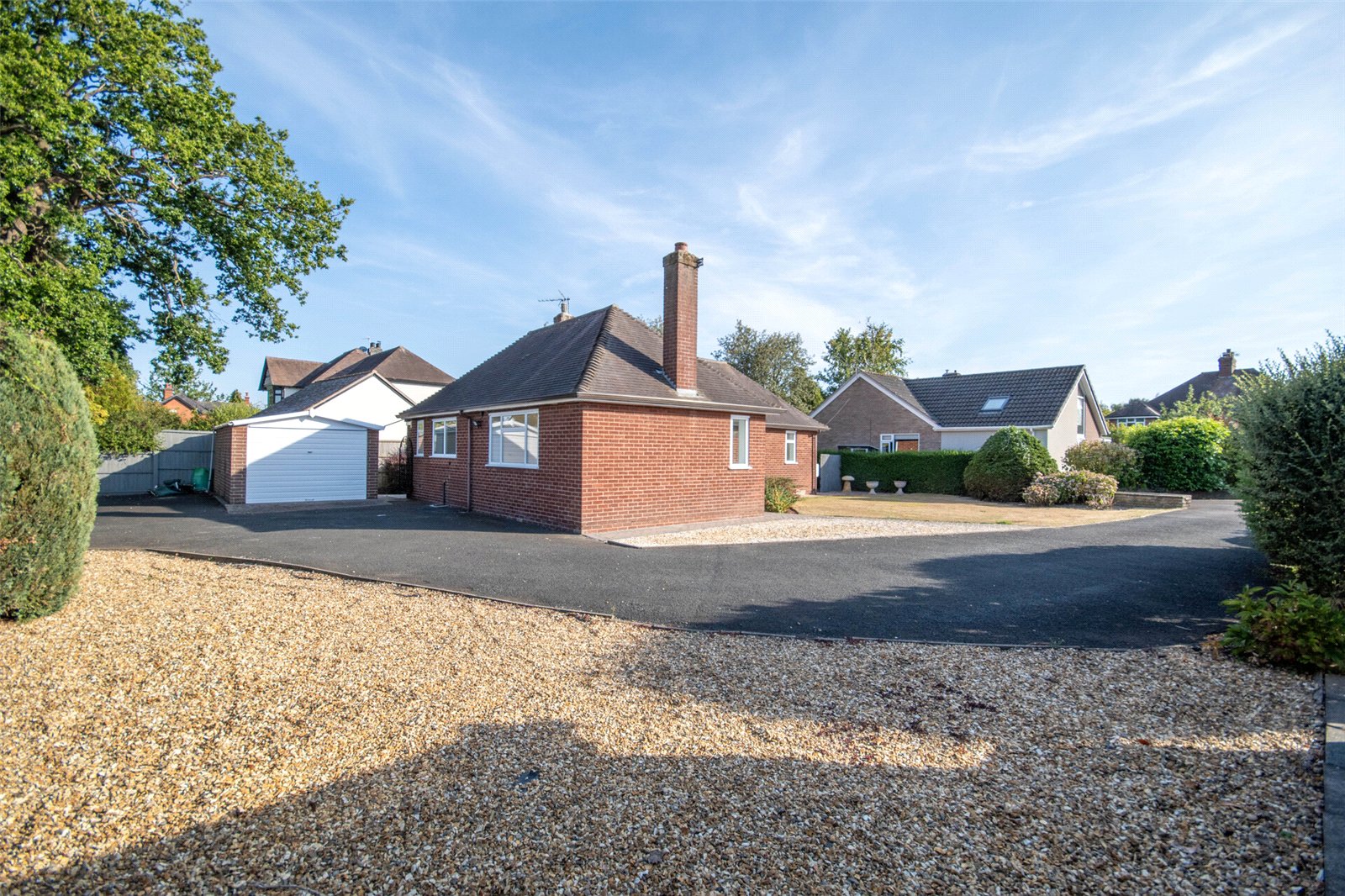 Oakfield Close, Copthorne, Shrewsbury, SY3 - DB Roberts