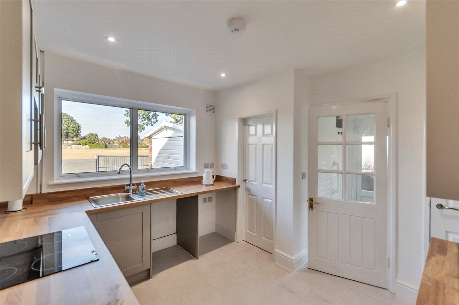 Oakfield Close, Copthorne, Shrewsbury, SY3 - DB Roberts