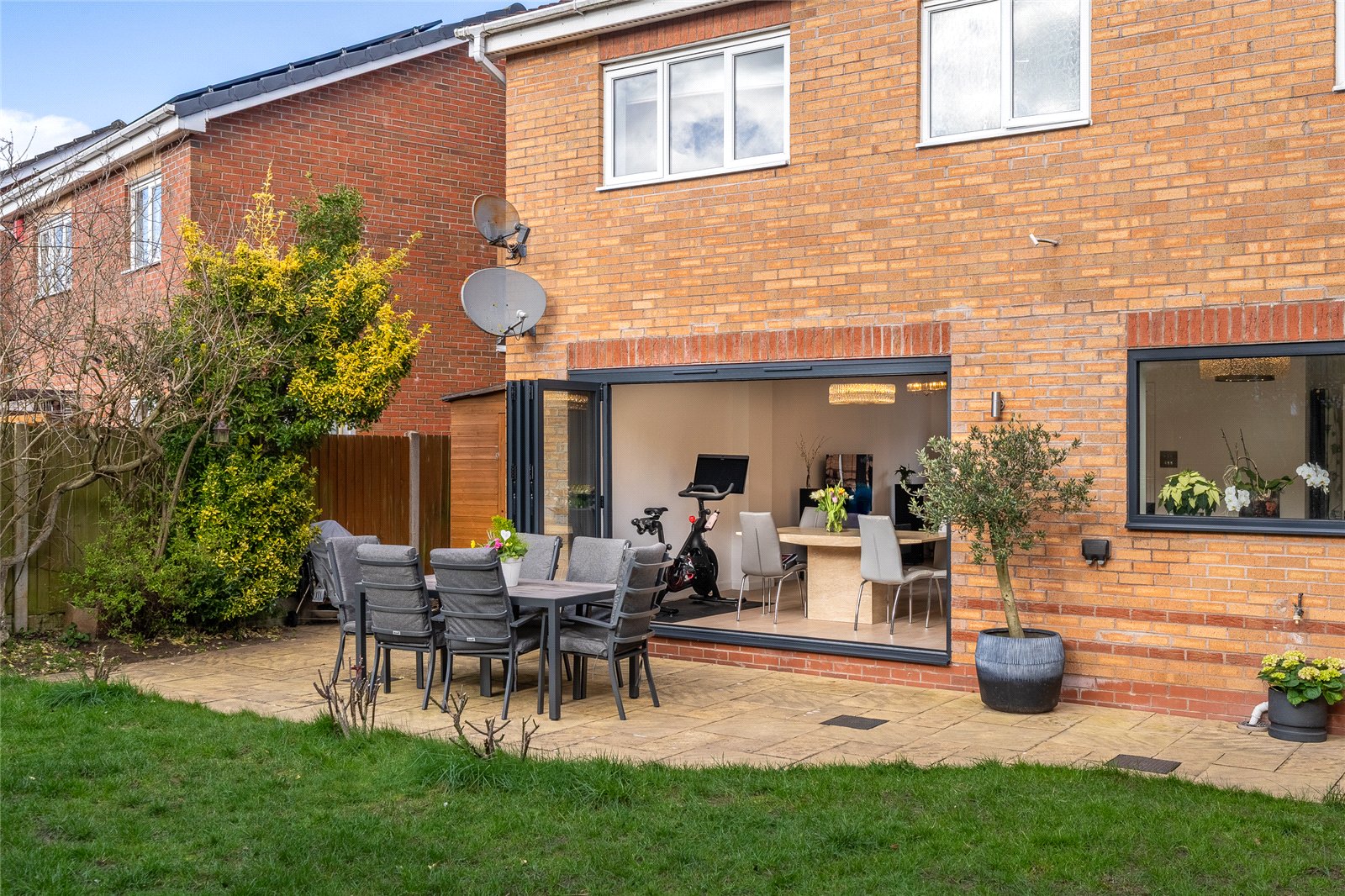 Hedingham Road, Leegomery, Telford, TF1 - DB Roberts