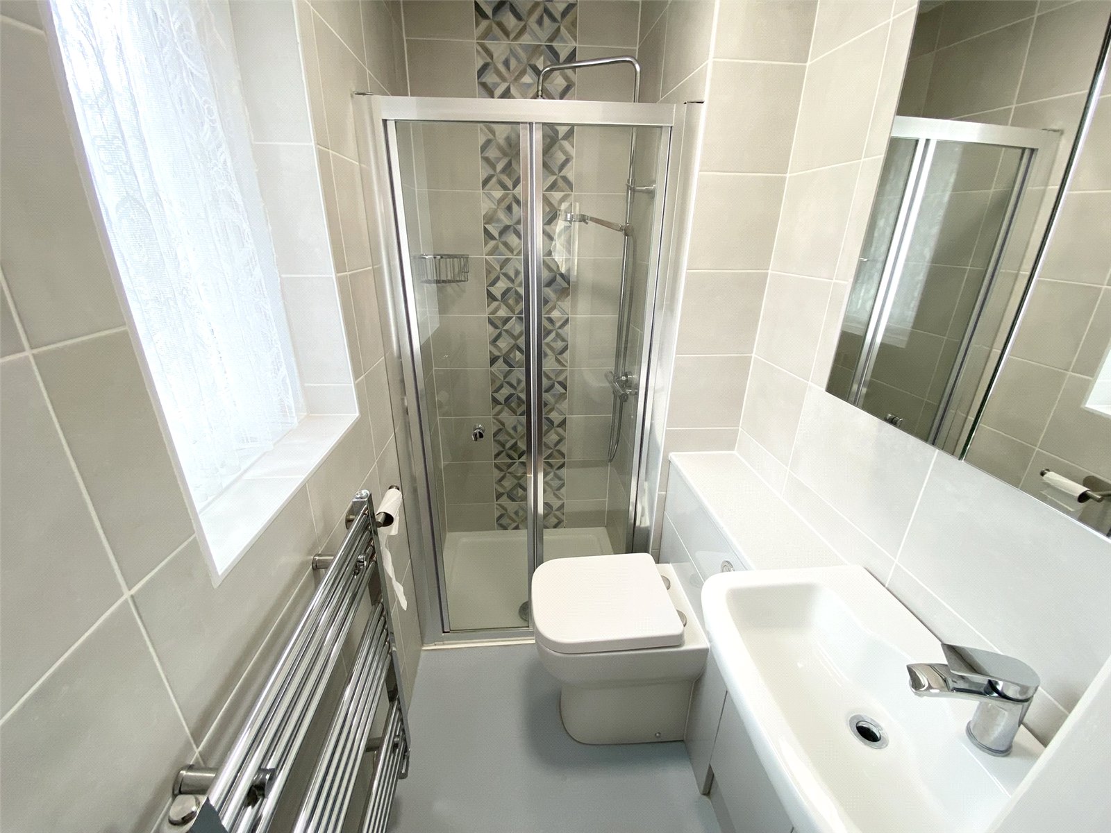 Arundel Close, Randlay, Telford, TF3 - DB Roberts