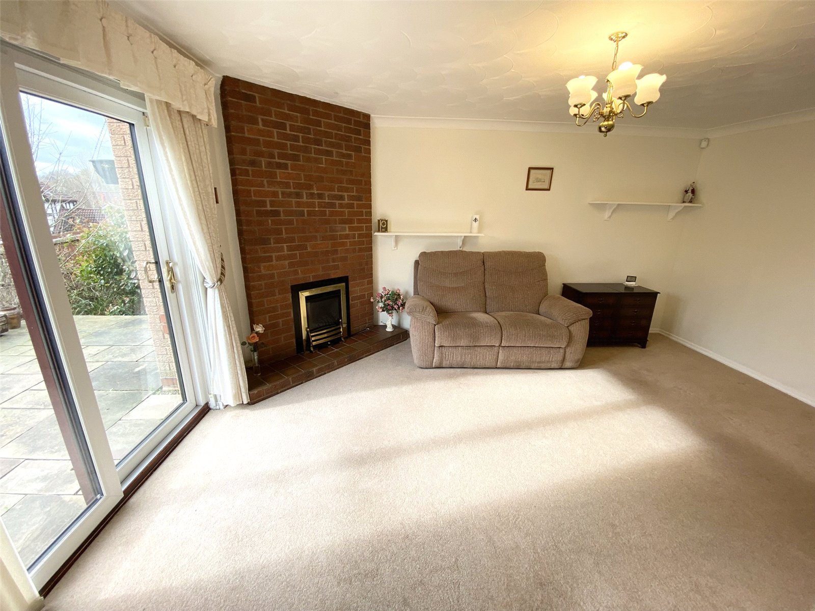 Arundel Close, Randlay, Telford, TF3 - DB Roberts