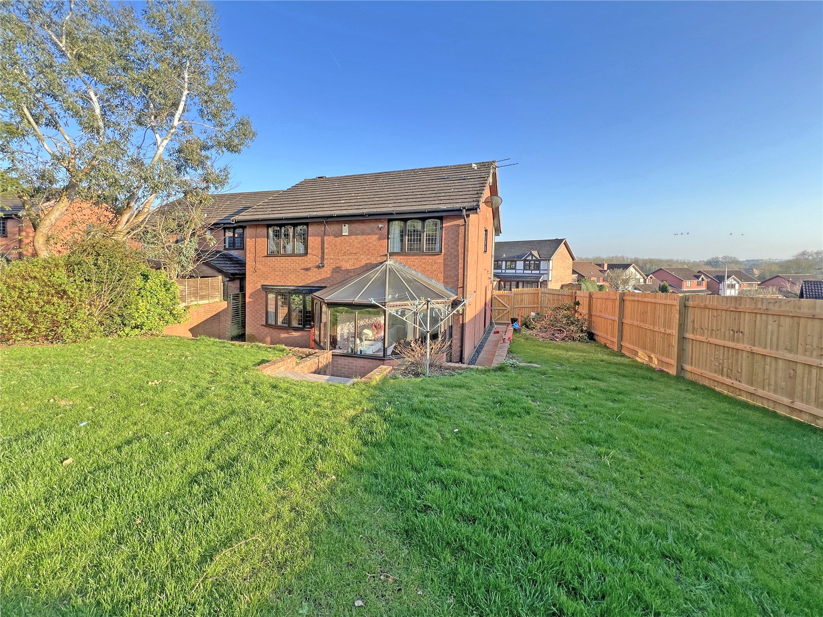 Meadowsweet Drive, Priorslee, Telford, TF2 - DB Roberts