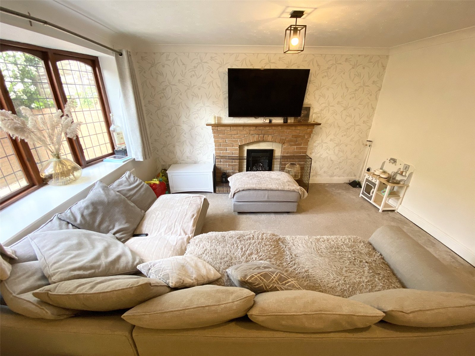 Meadowsweet Drive, Priorslee, Telford, TF2 - DB Roberts