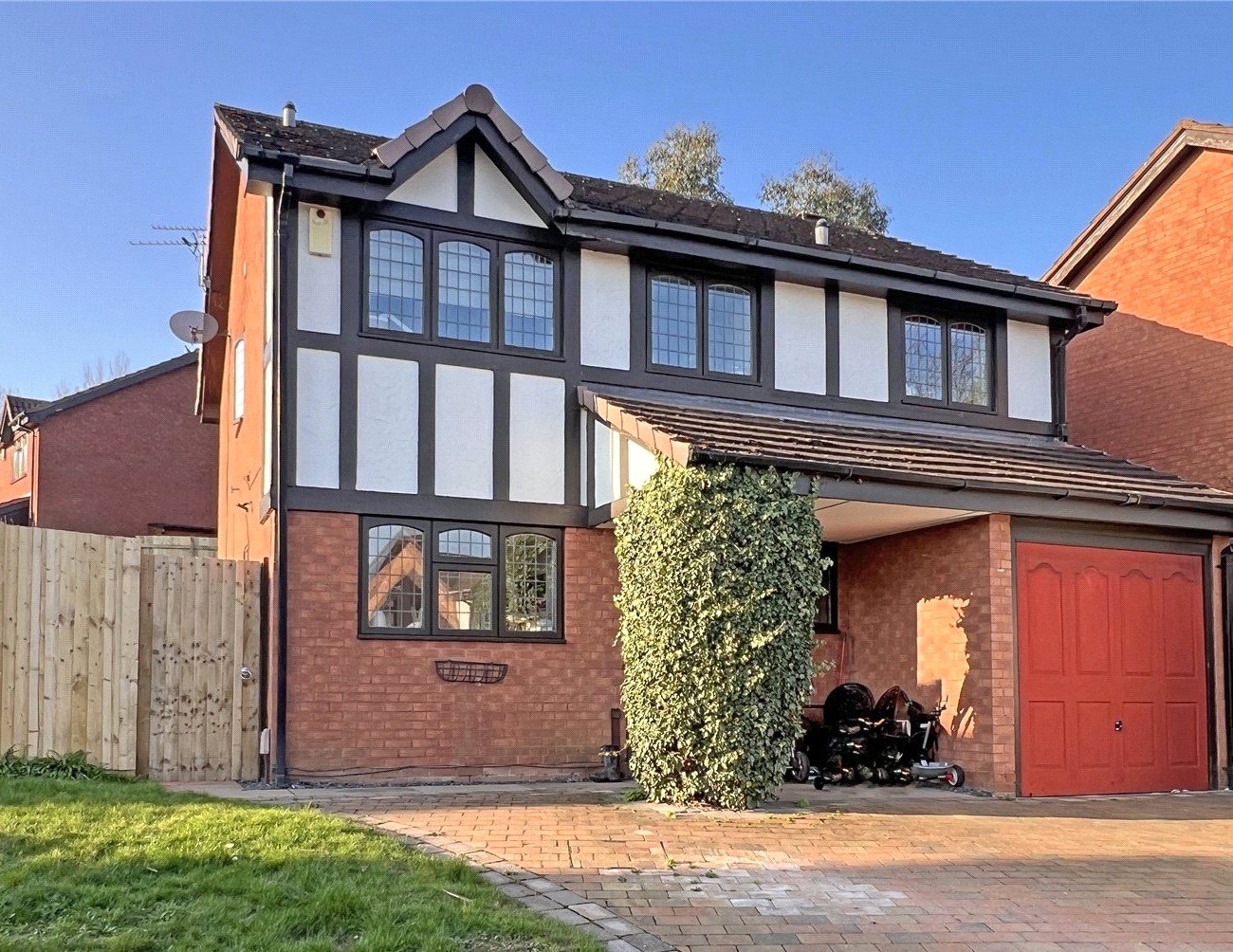 Meadowsweet Drive, Priorslee, Telford, TF2 - DB Roberts
