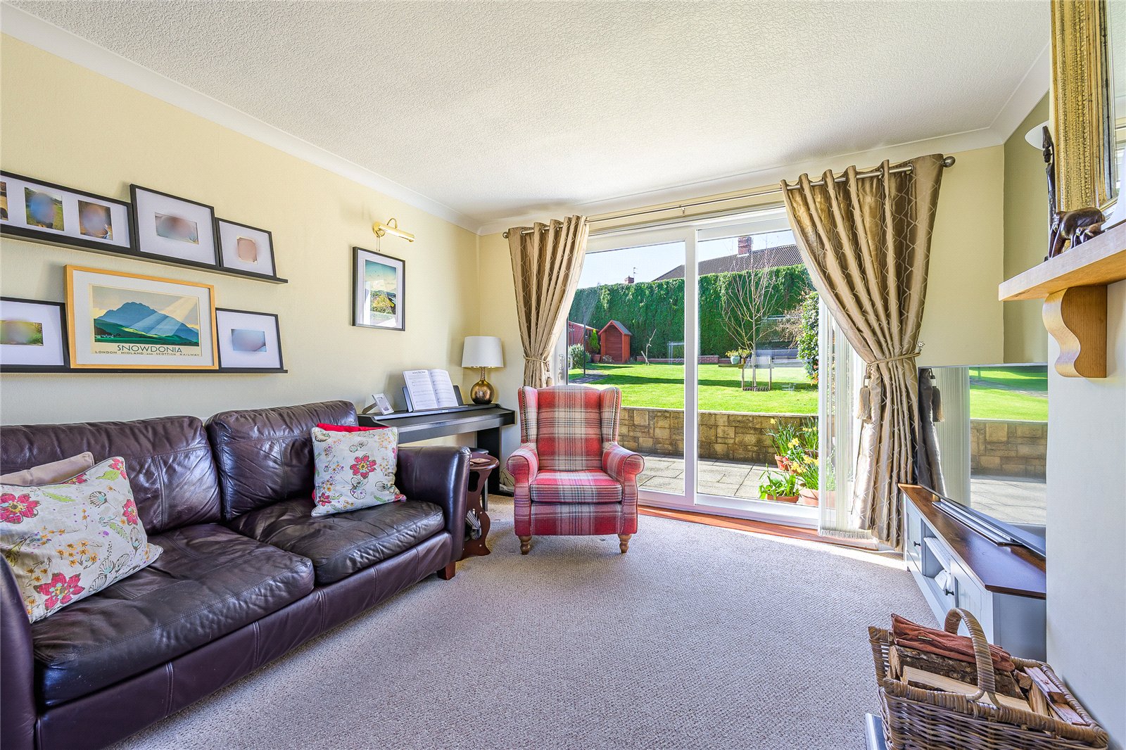 Priory Road, Wombridge, Telford, TF2 - DB Roberts