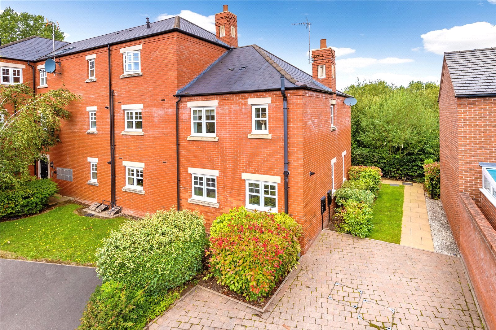 Wallett Drive, Muxton, Telford, TF2 - DB Roberts