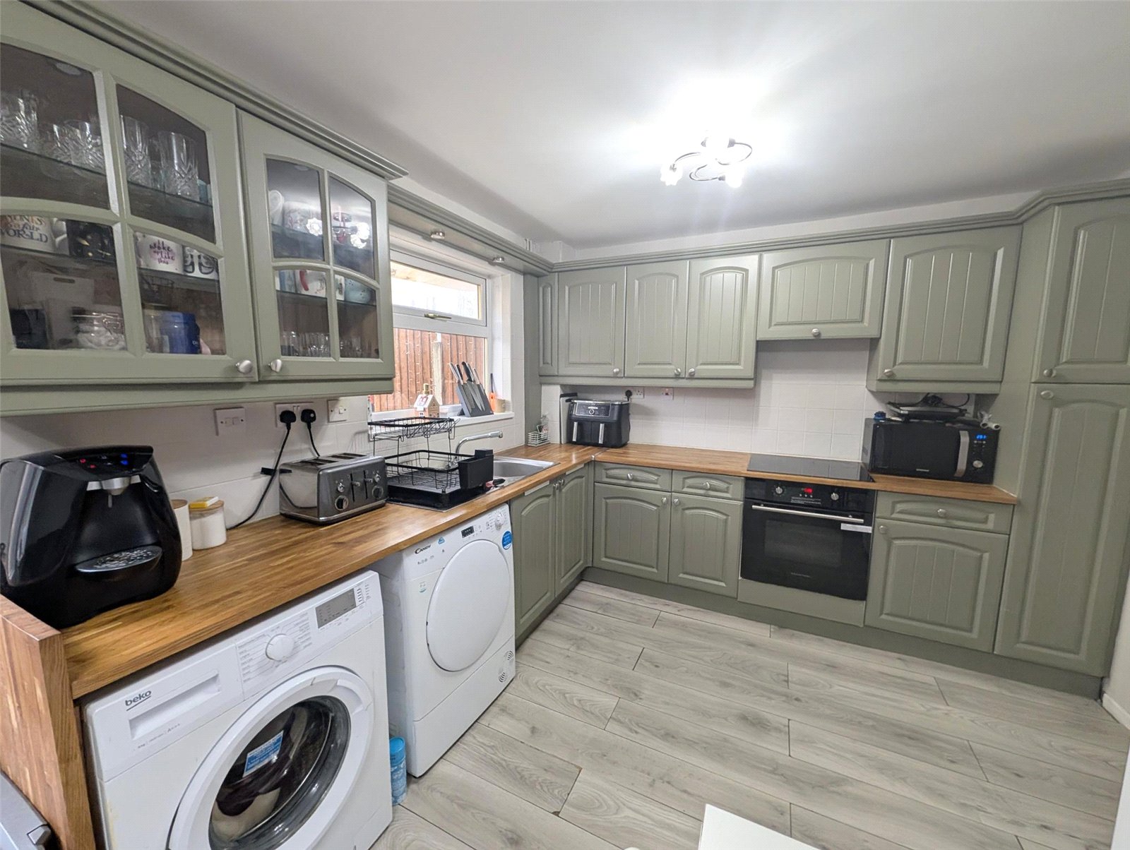 Rathwell Close, Pendeford, Wolverhampton, WV9 - DB Roberts