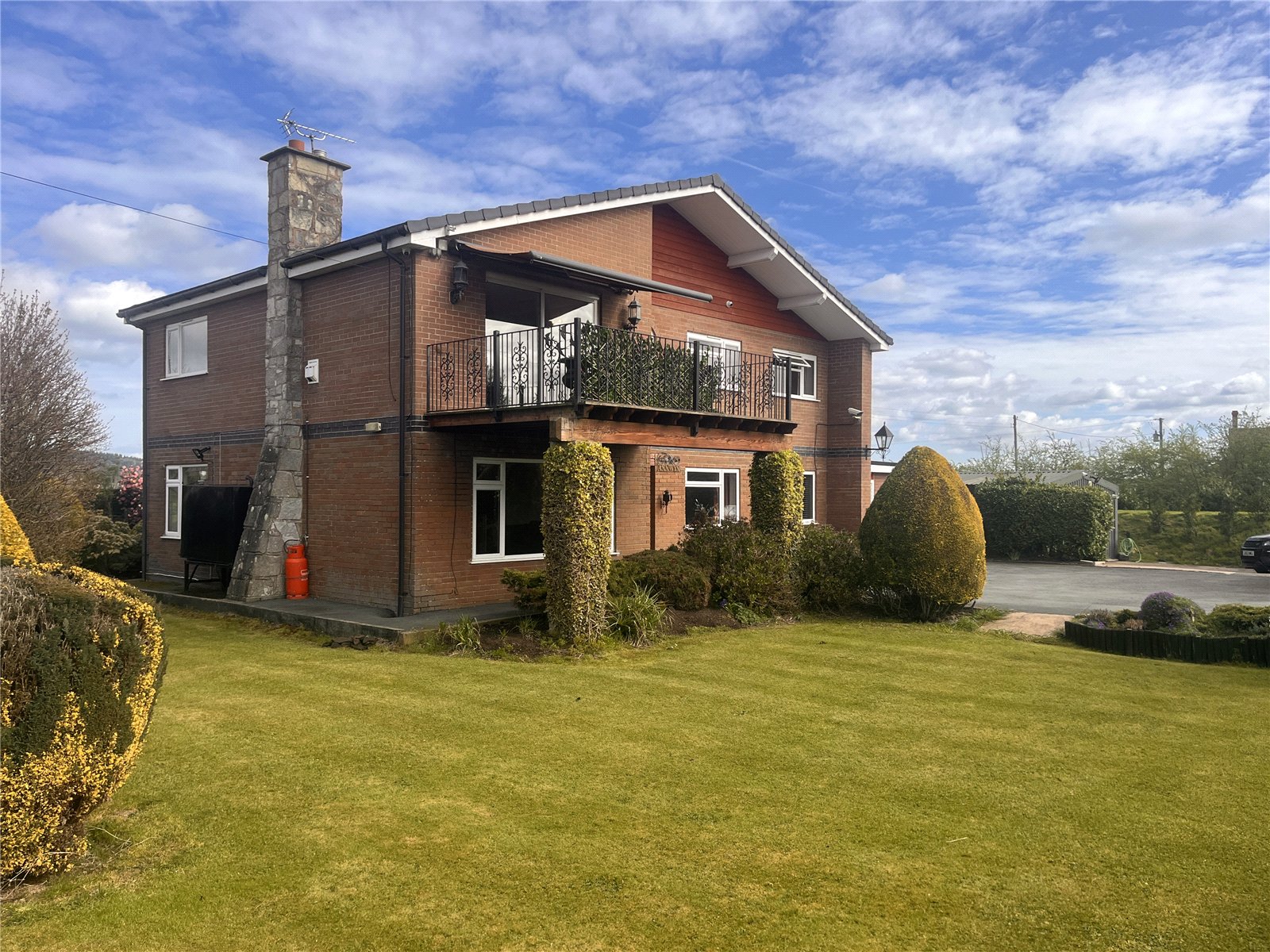 Melverley Road, Pentre, Shrewsbury, SY4 - DB Roberts