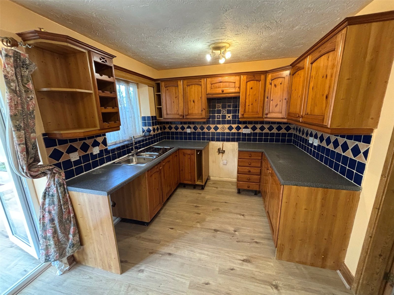 Charlecote Park, Newdale, Telford, TF3 - DB Roberts