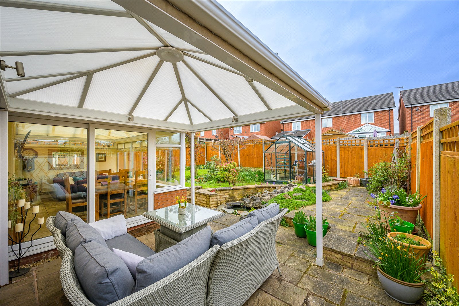 Milldale Crescent, Fordhouses, Wolverhampton, WV10 - DB Roberts