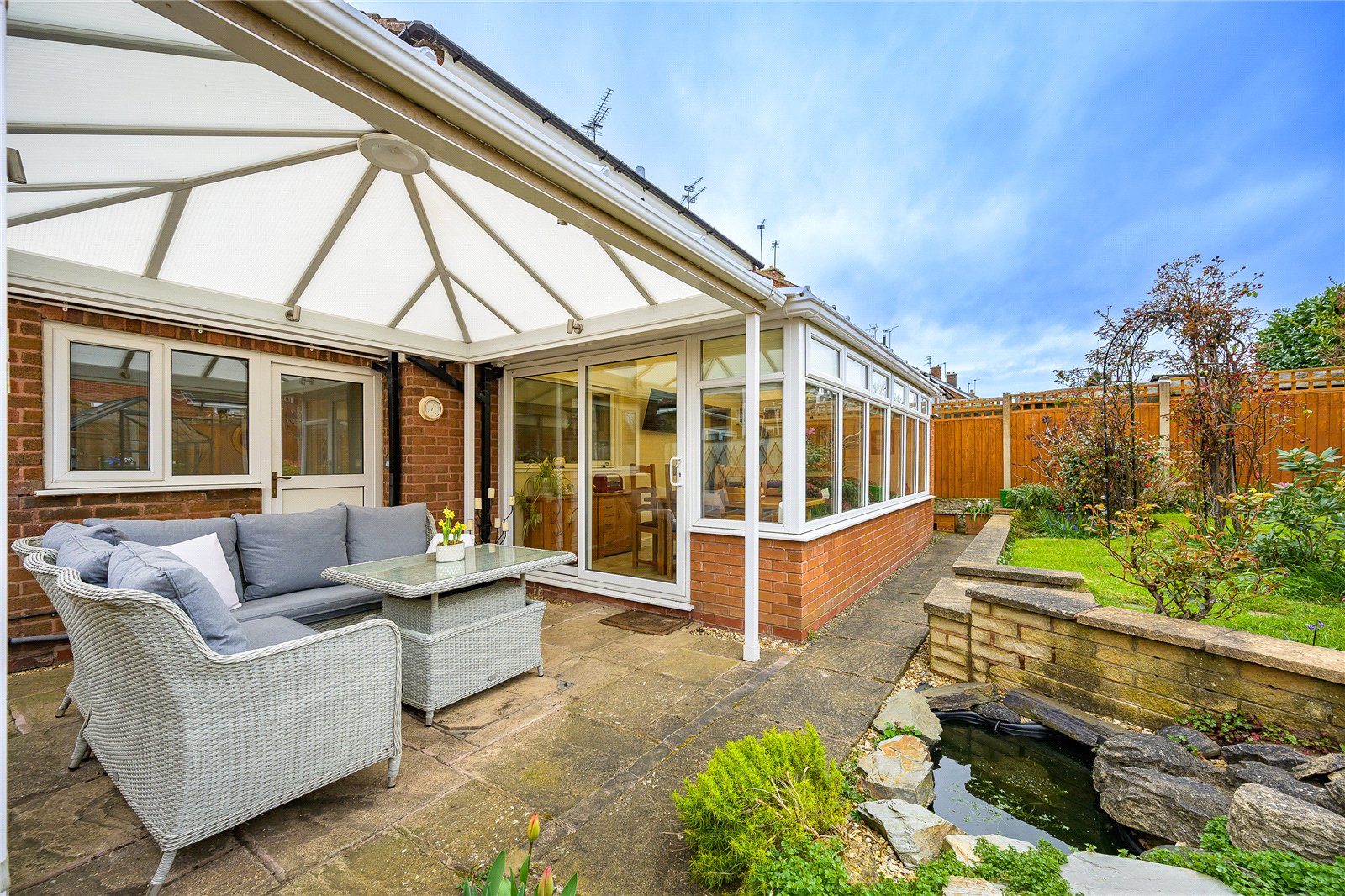 Milldale Crescent, Fordhouses, Wolverhampton, WV10 - DB Roberts
