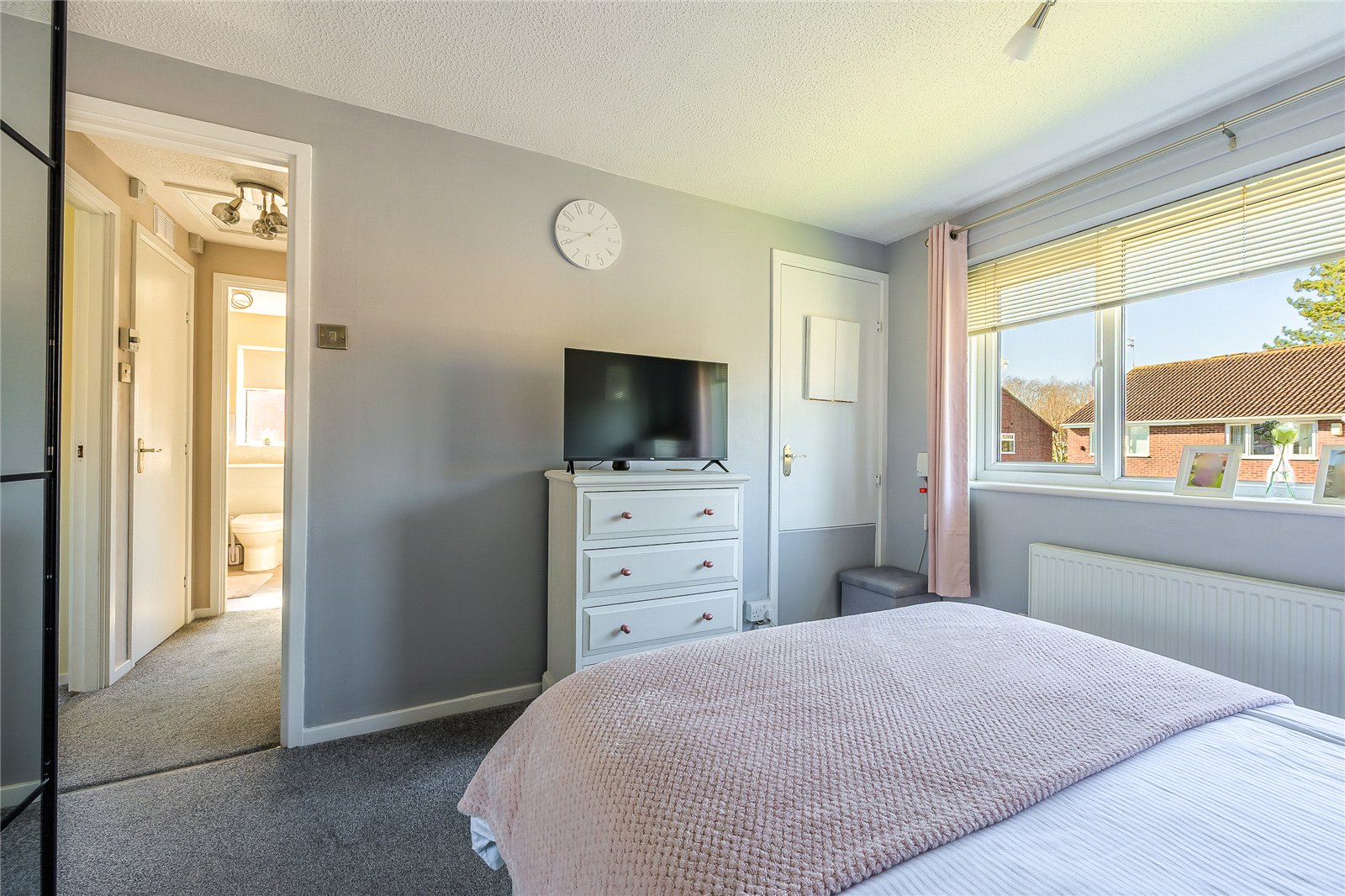 Leybourne Crescent, Pendeford, Wolverhampton, WV9 - DB Roberts