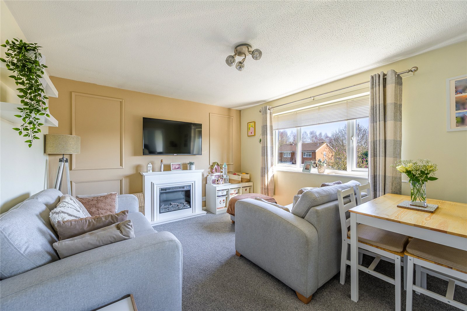 Leybourne Crescent, Pendeford, Wolverhampton, WV9 - DB Roberts