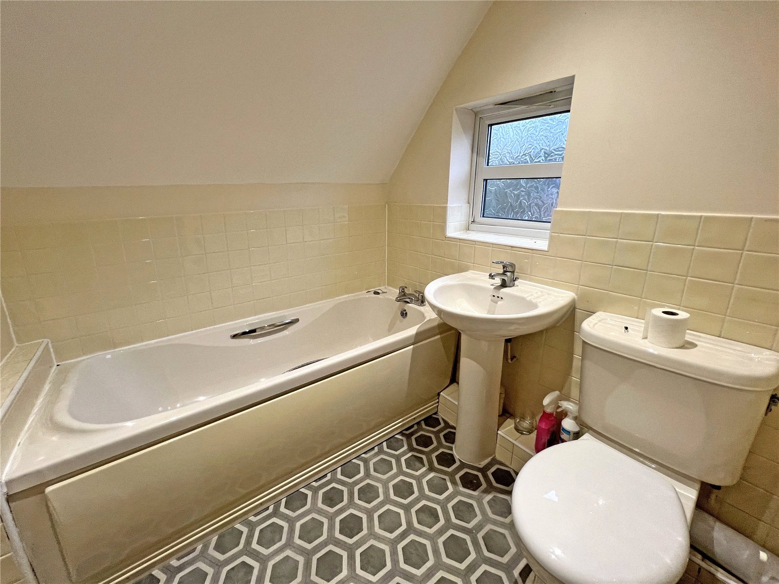 Gatcombe Way, Priorslee, Telford, TF2 - DB Roberts