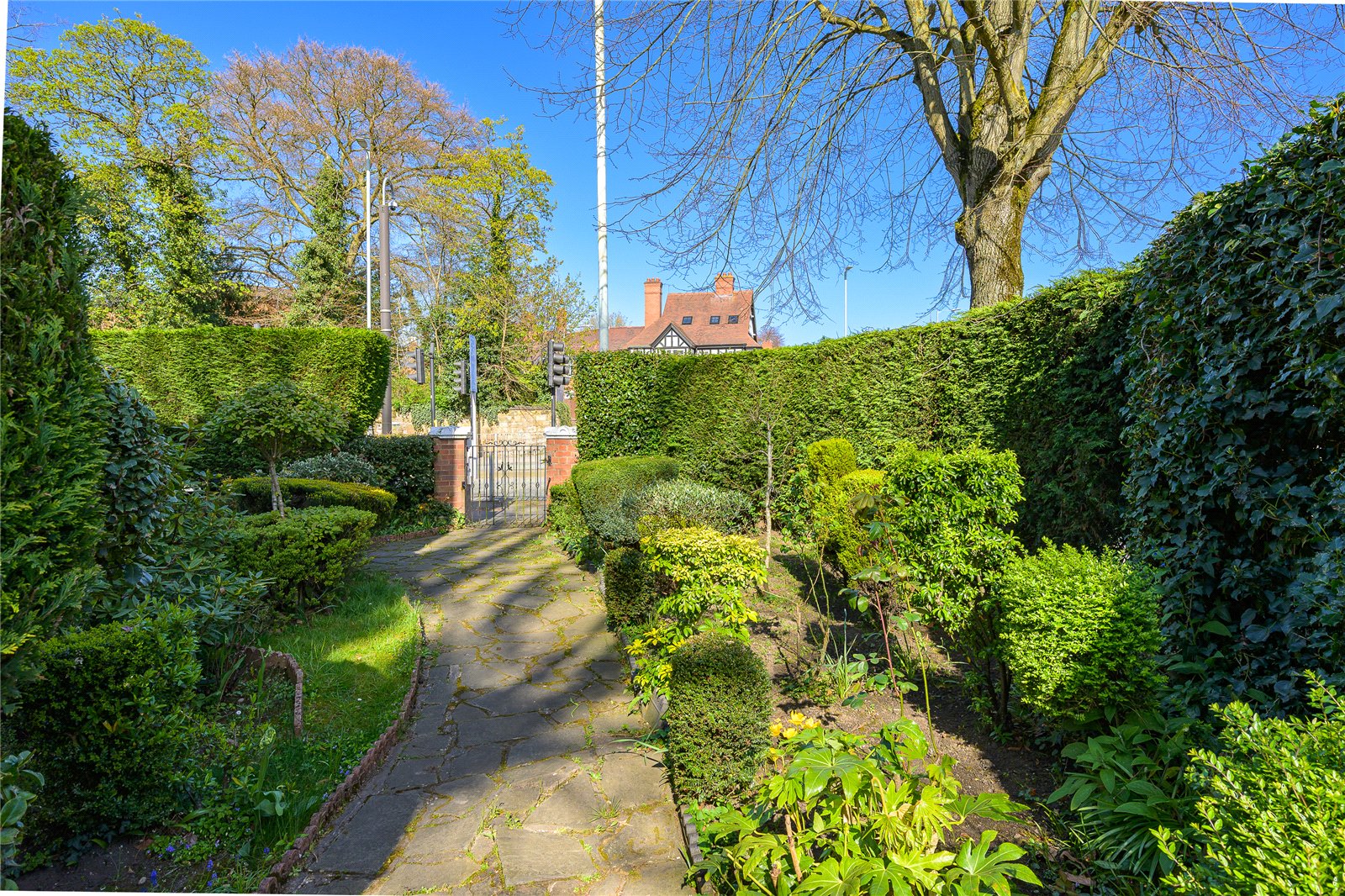 Tettenhall Road, Tettenhall, Wolverhampton, WV6 - DB Roberts