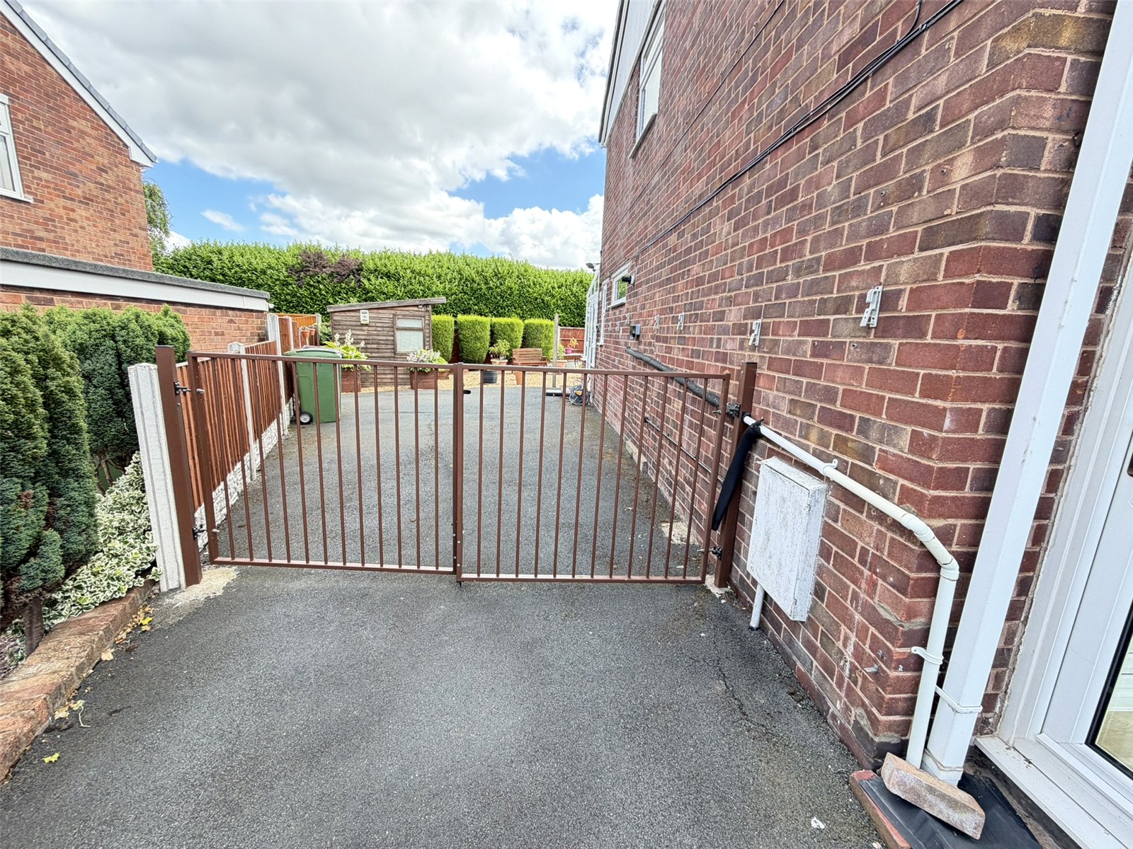 Teagues Crescent, Trench, Telford, TF2 - DB Roberts
