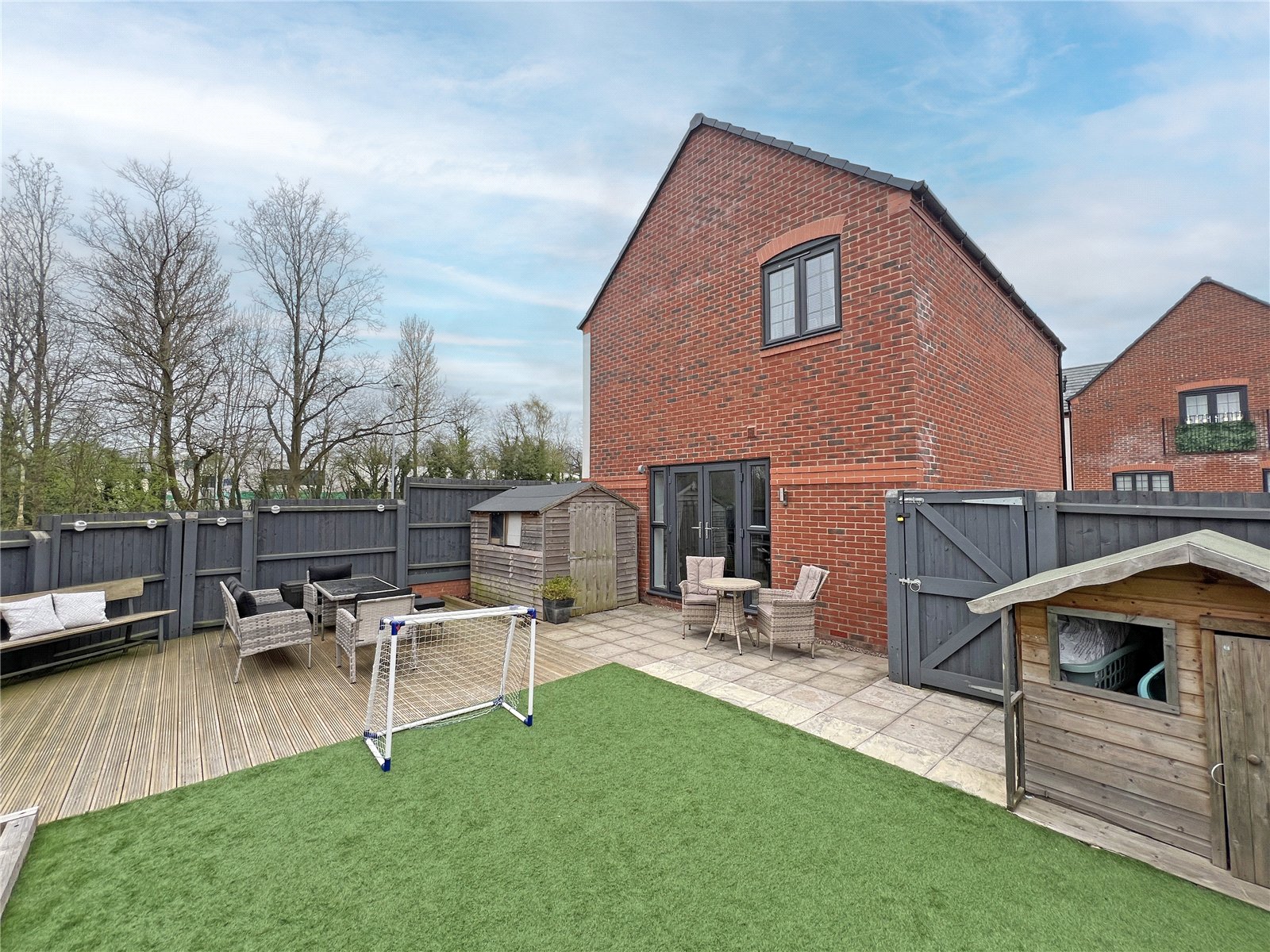 Tunnel Close, Snedshill, Telford, TF2 - DB Roberts