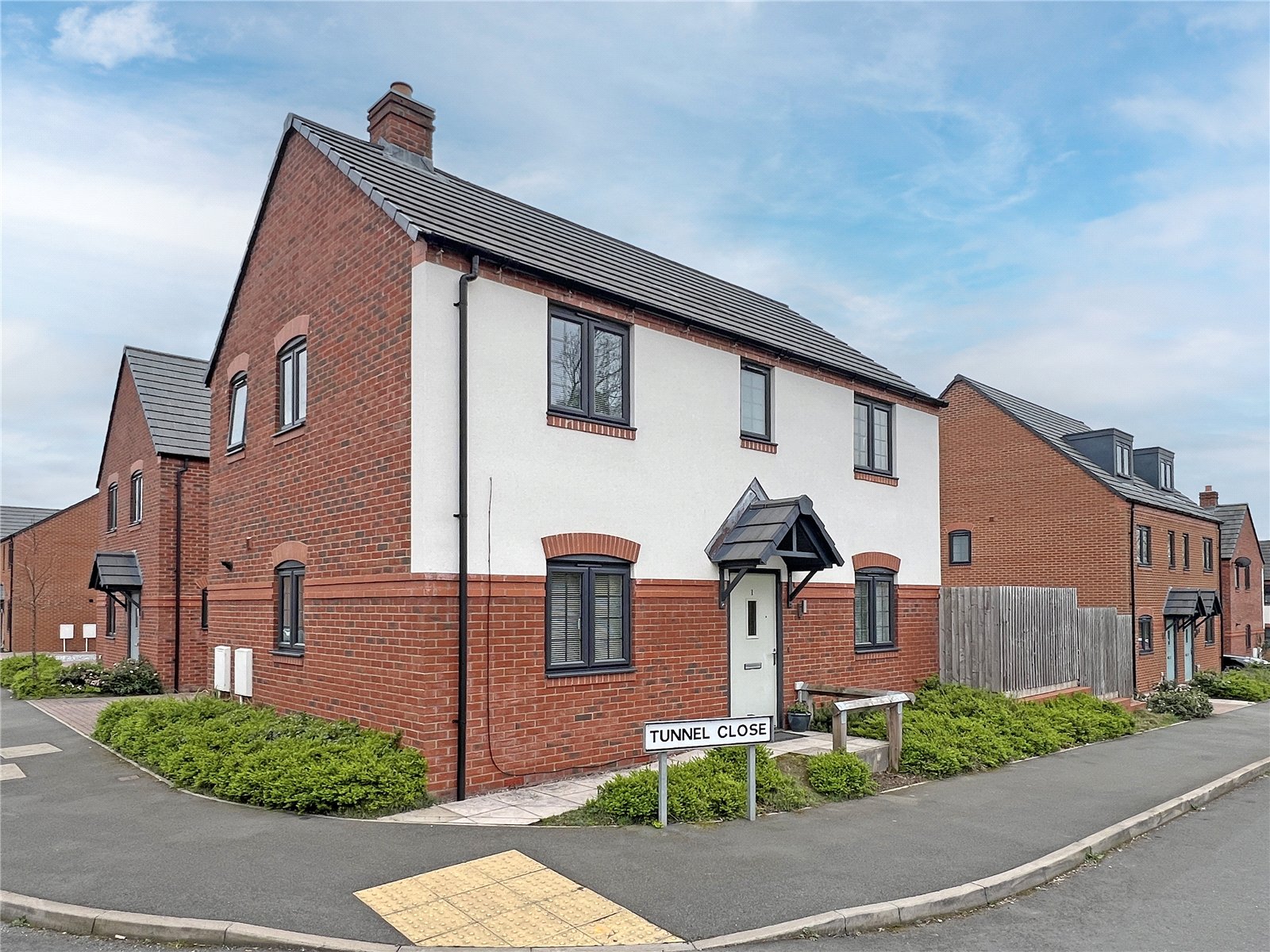 Tunnel Close, Snedshill, Telford, TF2 - DB Roberts
