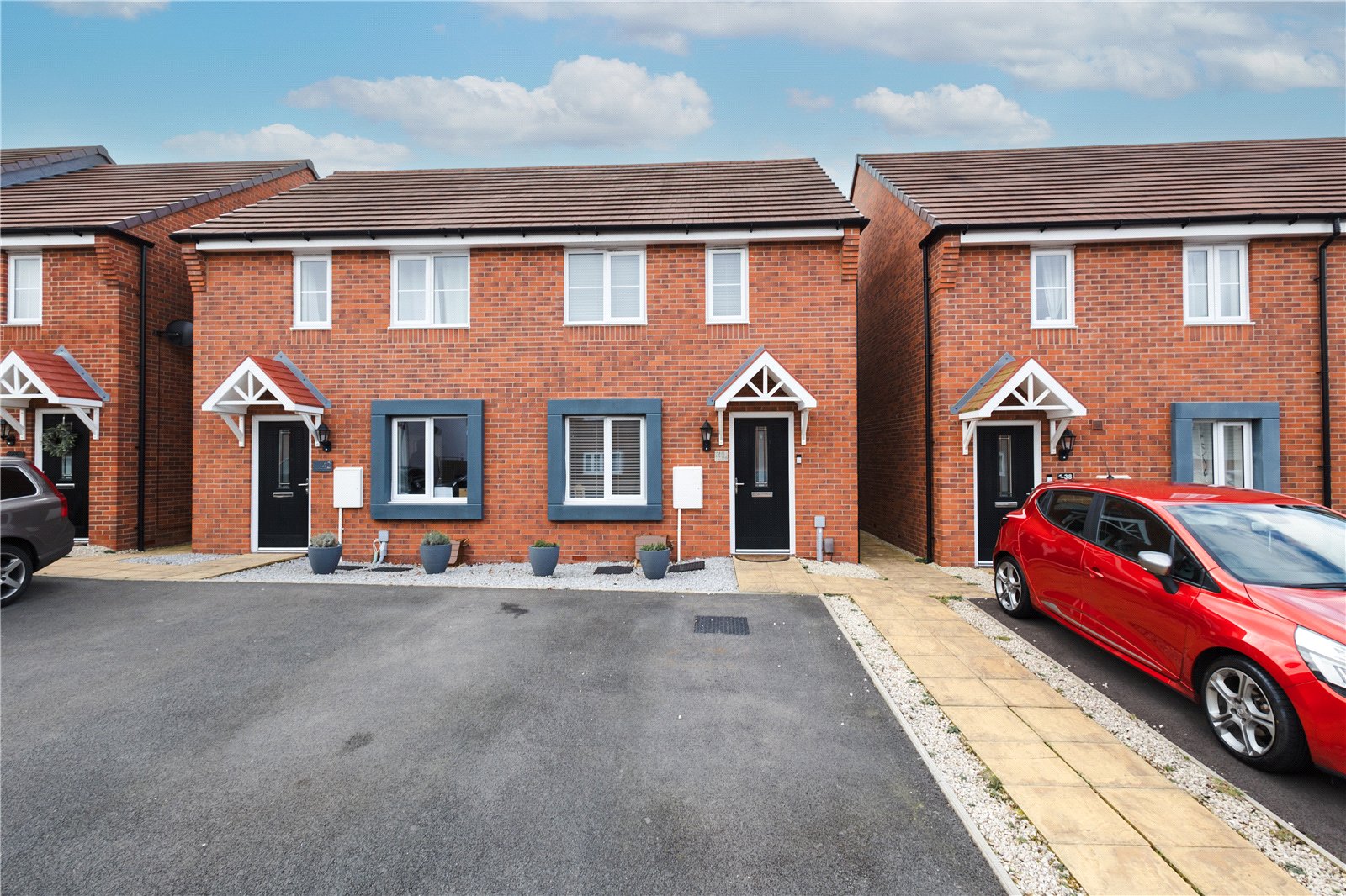 Maxfield Crescent, Newdale, Telford, TF3 - DB Roberts