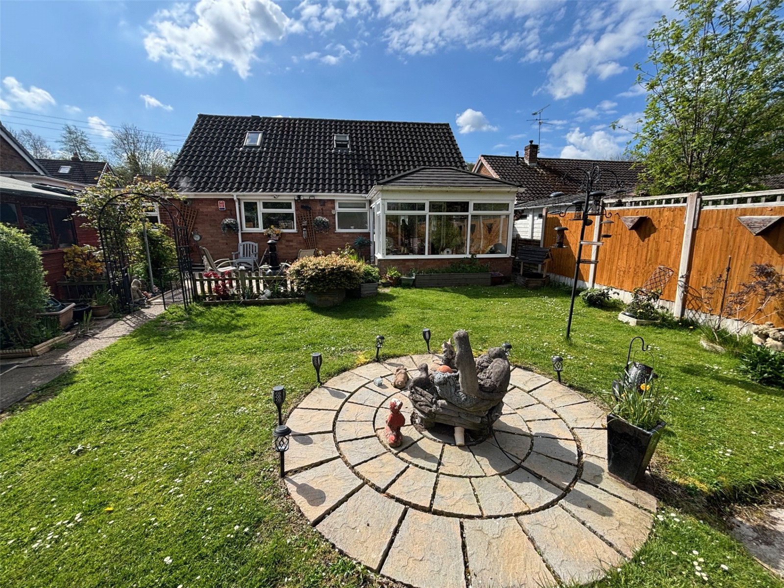 Smith Crescent, Wrockwardine Wood, Telford, TF2 - DB Roberts