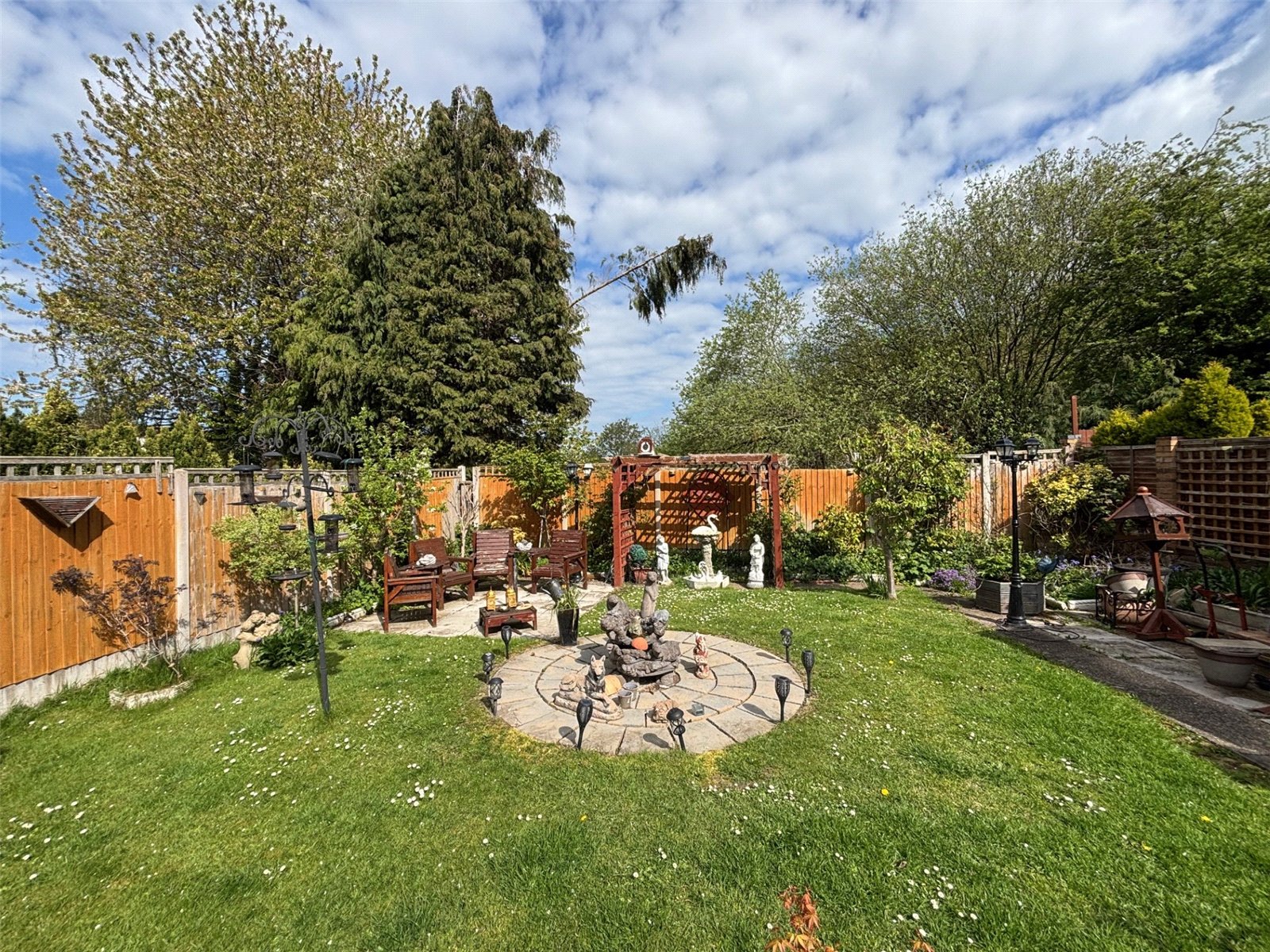 Smith Crescent, Wrockwardine Wood, Telford, TF2 - DB Roberts