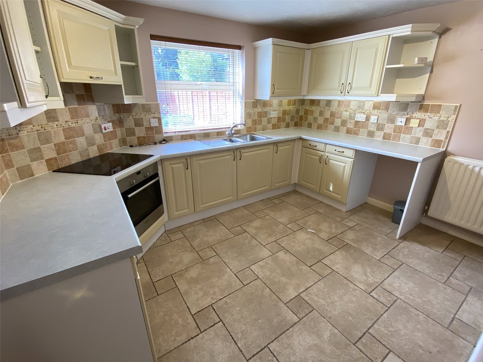 Lilyvale Close, Priorslee, Telford, TF2 - DB Roberts