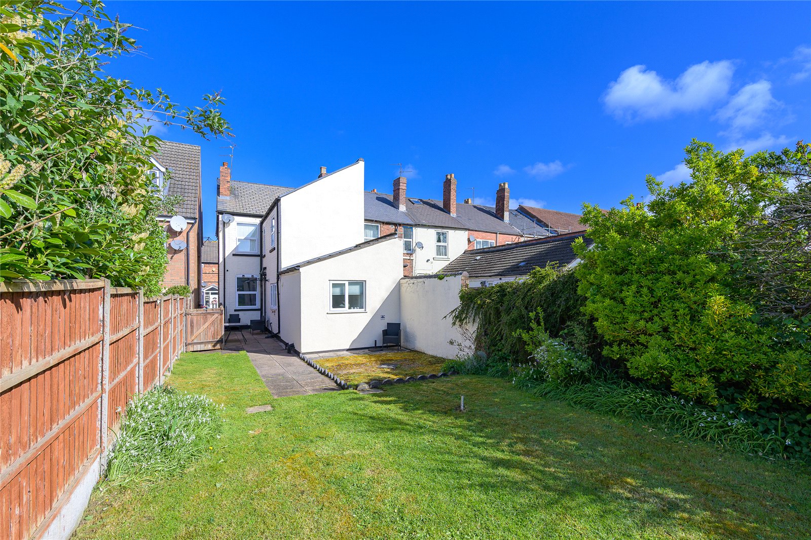 Milton Road, Fallings Park, Wolverhampton, WV10 - DB Roberts