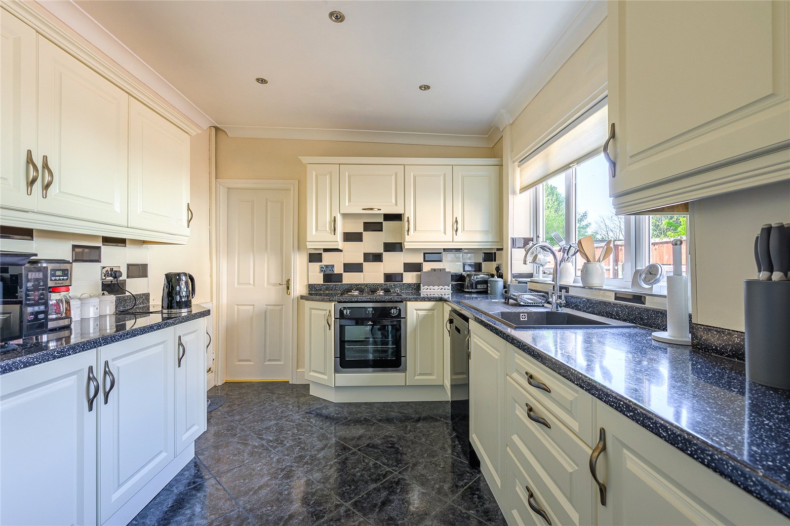 Milton Road, Fallings Park, Wolverhampton, WV10 - DB Roberts