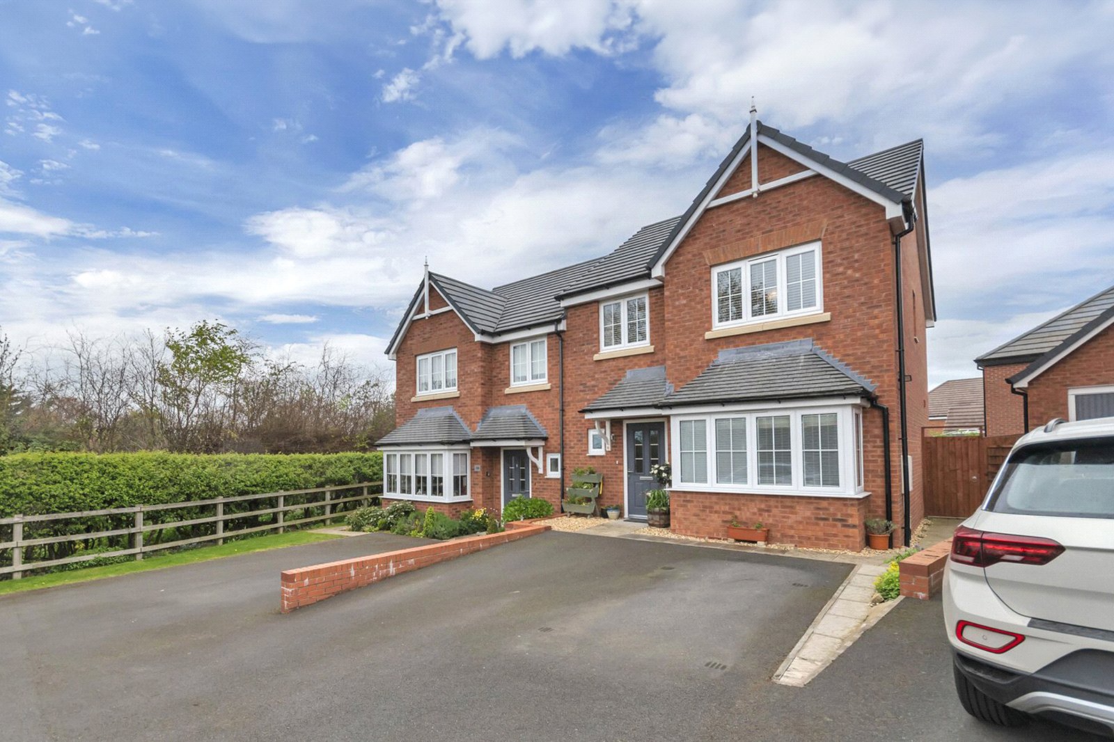 Victory Gardens, Off Oteley Road, Shrewsbury, SY2 - DB Roberts
