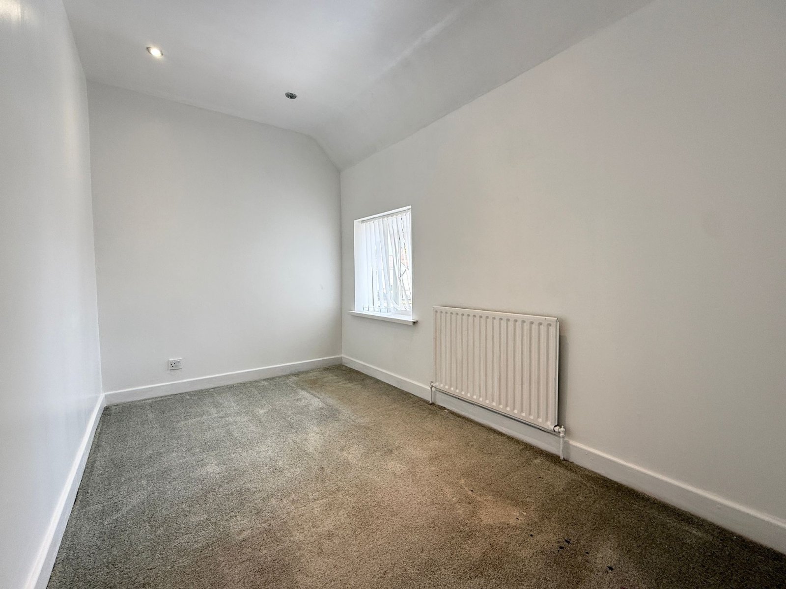 Deansfield Road, Wolverhampton, West Midlands, WV1 - DB Roberts