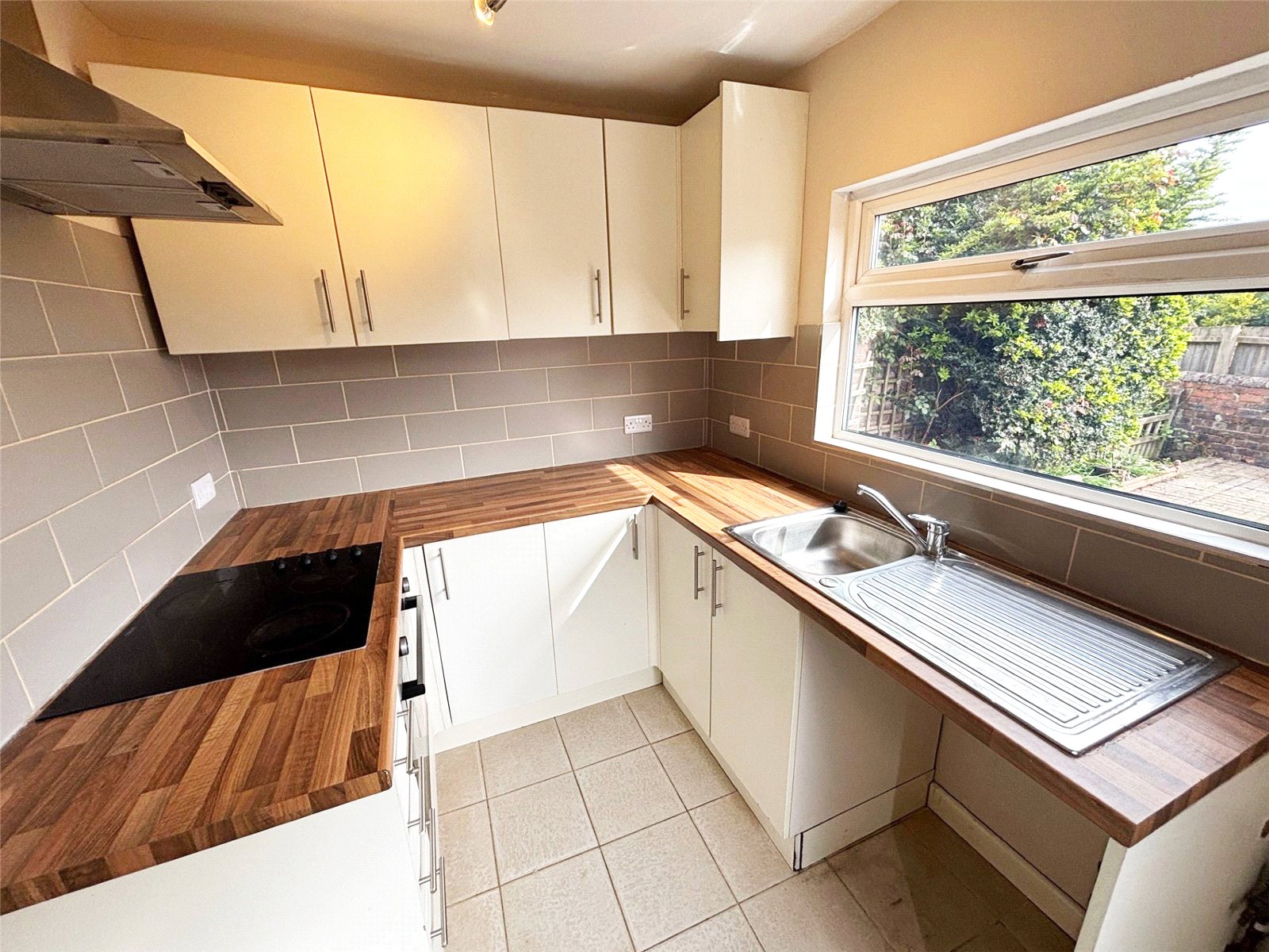 Russell Road, Madeley, Telford, TF7 - DB Roberts
