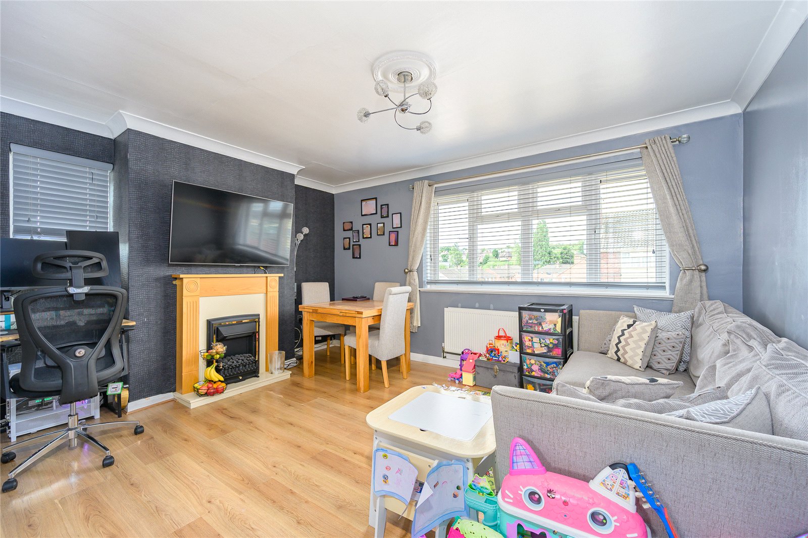Bevan Avenue, Lanesfield, Wolverhampton, WV4 - DB Roberts