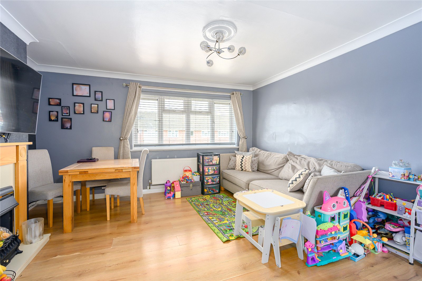 Bevan Avenue, Lanesfield, Wolverhampton, WV4 - DB Roberts