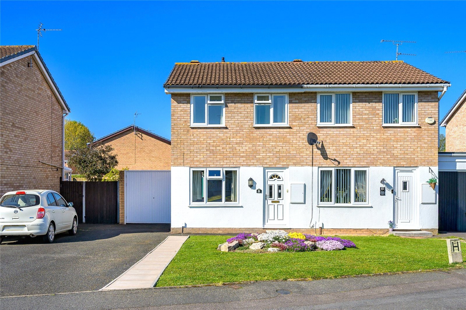 Clewley Drive, Pendeford, Wolverhampton, WV9 - DB Roberts