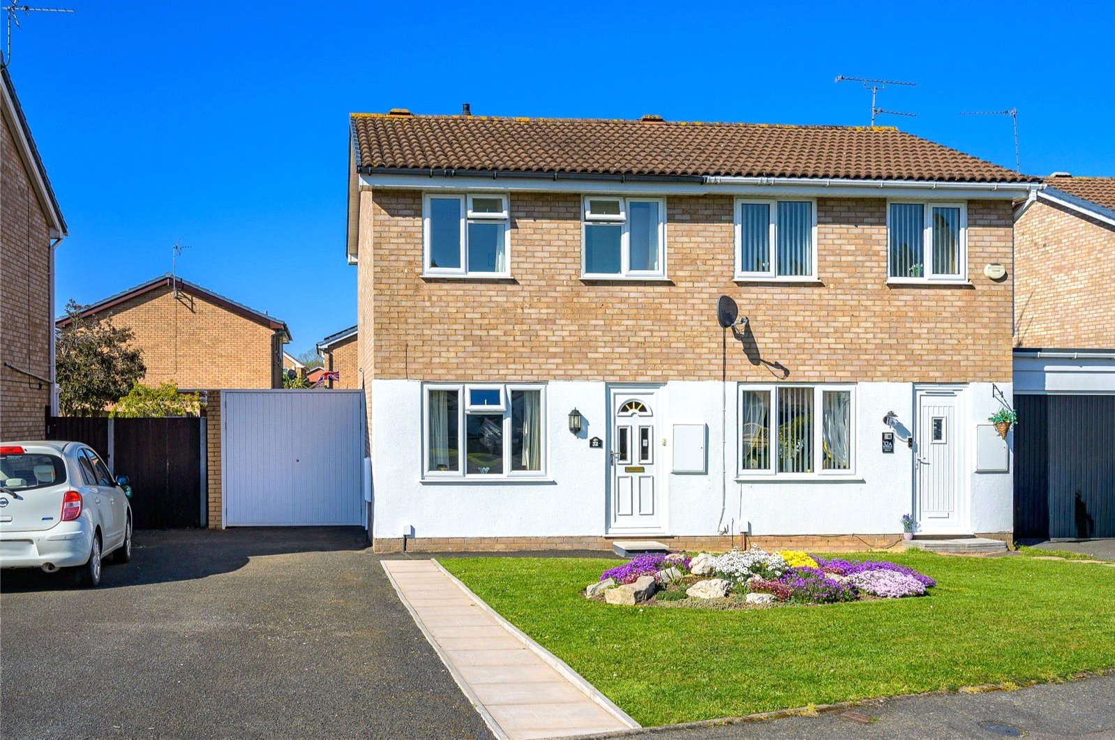 Clewley Drive, Pendeford, Wolverhampton, WV9 - DB Roberts