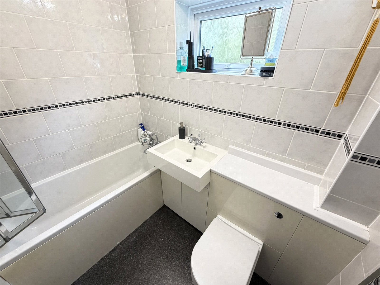 White Horse Close, Dawley, Telford, TF4 - DB Roberts