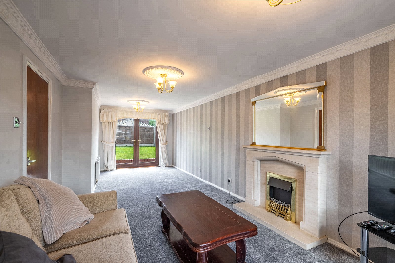 Alverstoke Close, Pendeford, Wolverhampton, WV9 - DB Roberts